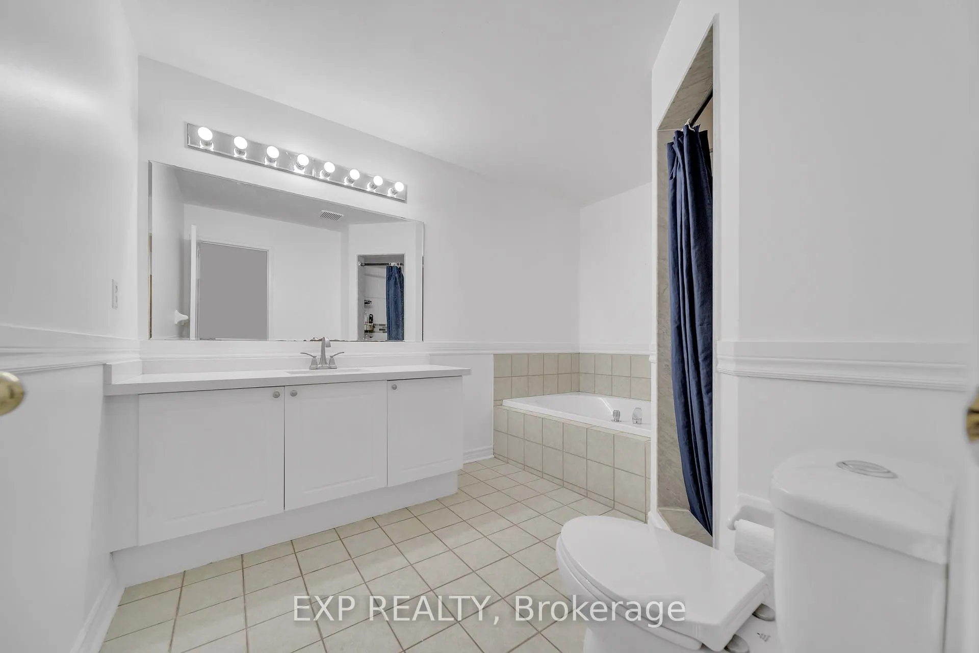 Photo 19 of 137 Smales Drive, Ajax, Central — HOMEH