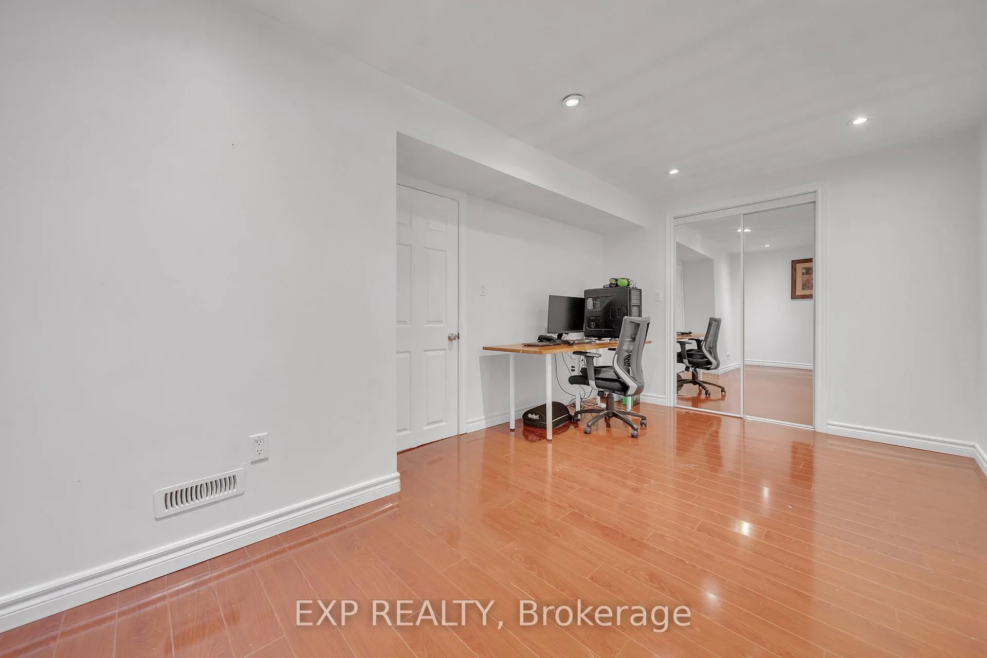 Photo 29 of 137 Smales Drive, Ajax, Central — HOMEH