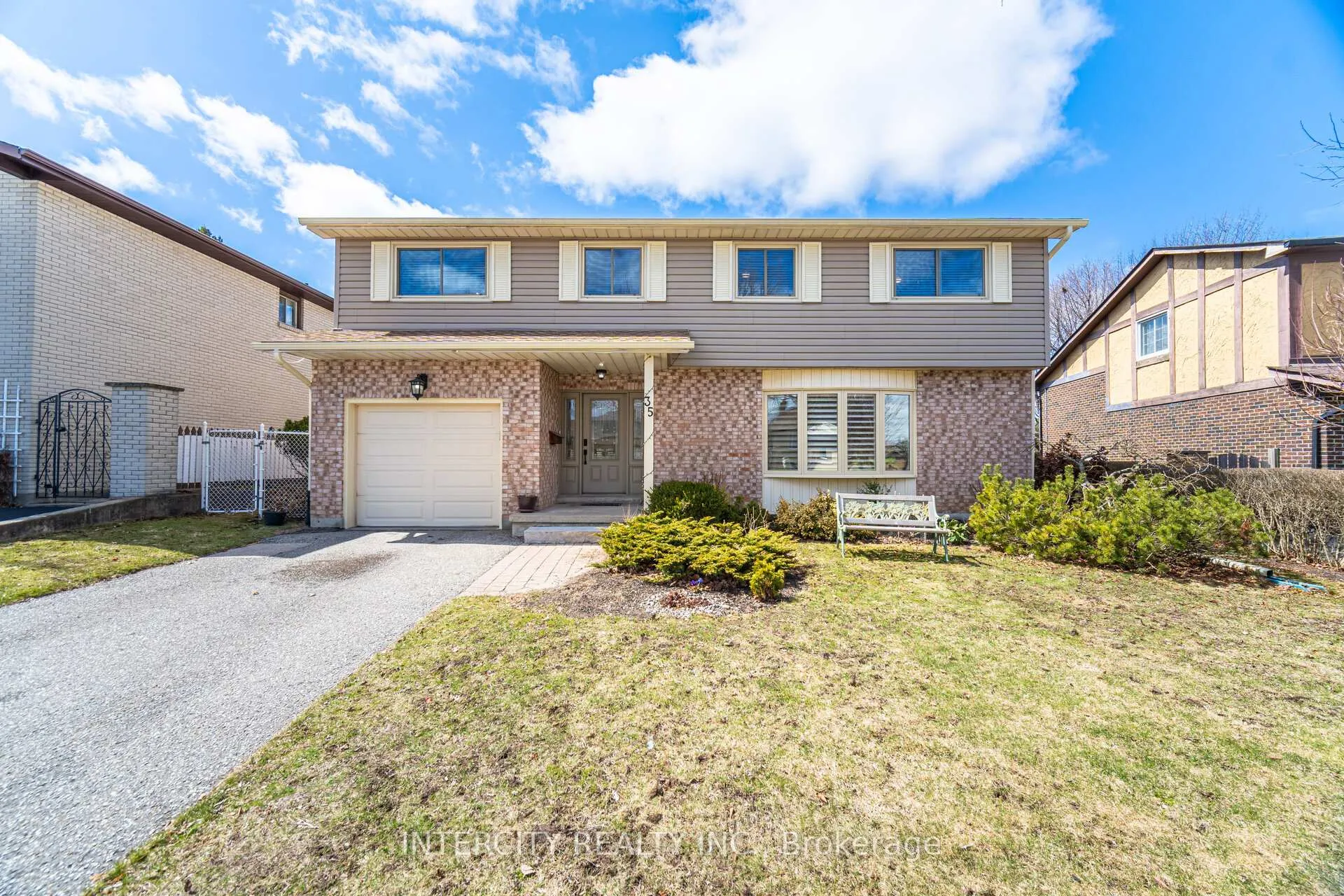 Photo 1 of 35 Lower Canada Crescent, Kitchener — HOMEH