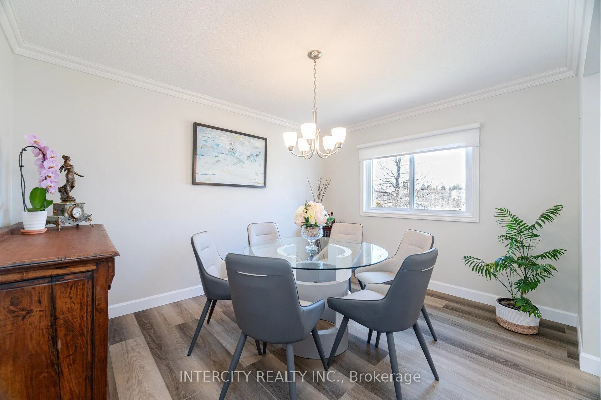 Photo 12 of 35 Lower Canada Crescent, Kitchener — HOMEH