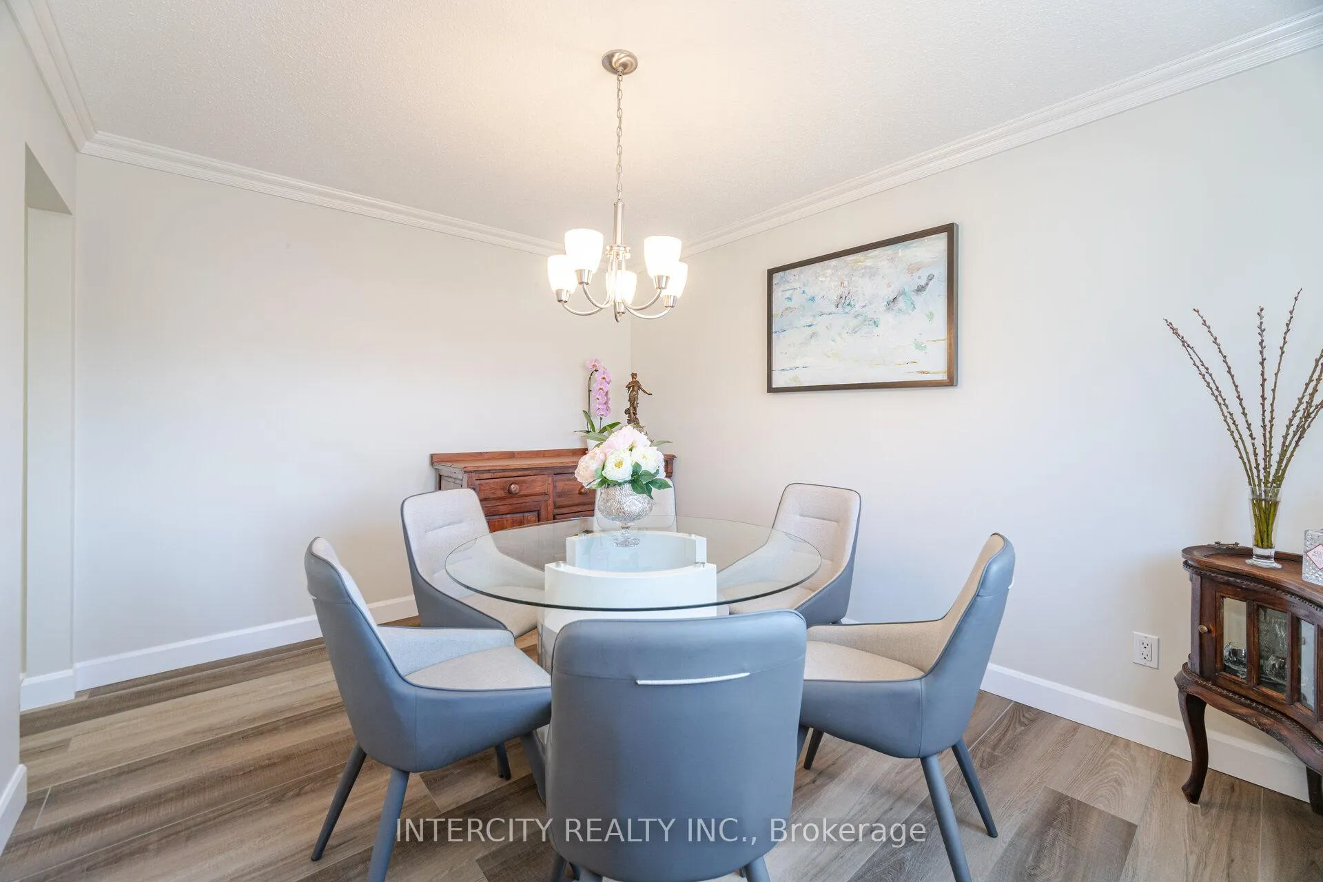 Photo 13 of 35 Lower Canada Crescent, Kitchener — HOMEH