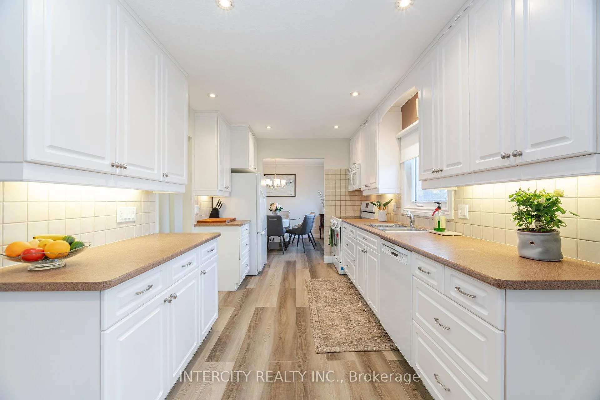 Photo 17 of 35 Lower Canada Crescent, Kitchener — HOMEH
