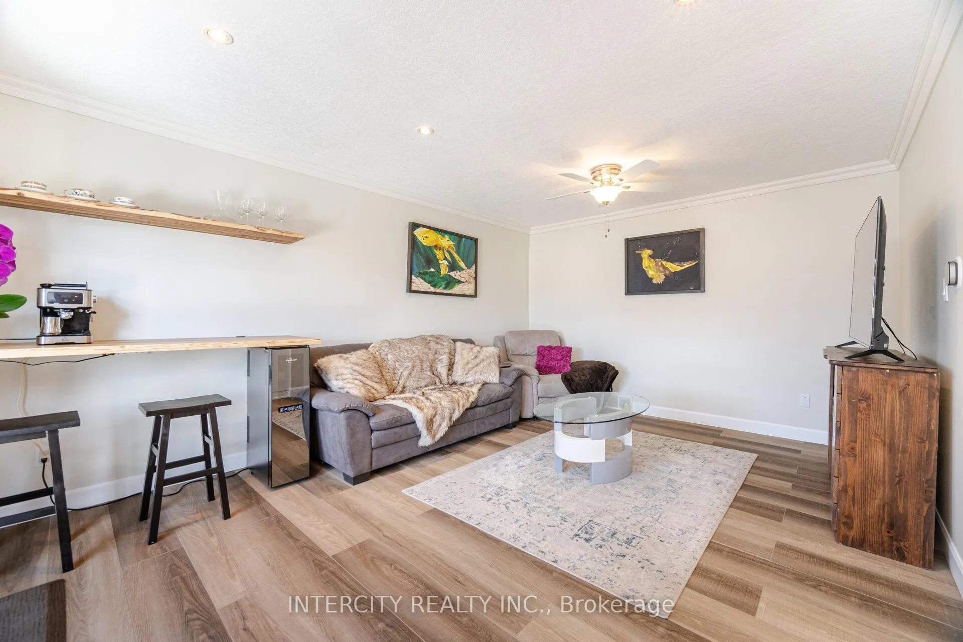 Photo 19 of 35 Lower Canada Crescent, Kitchener — HOMEH