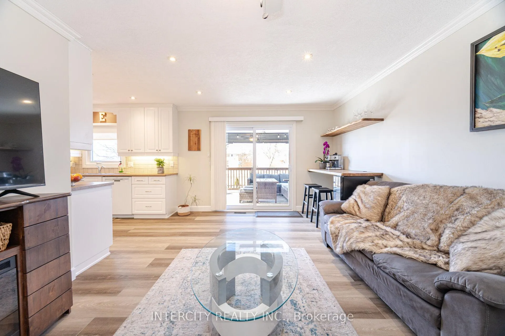 Photo 20 of 35 Lower Canada Crescent, Kitchener — HOMEH