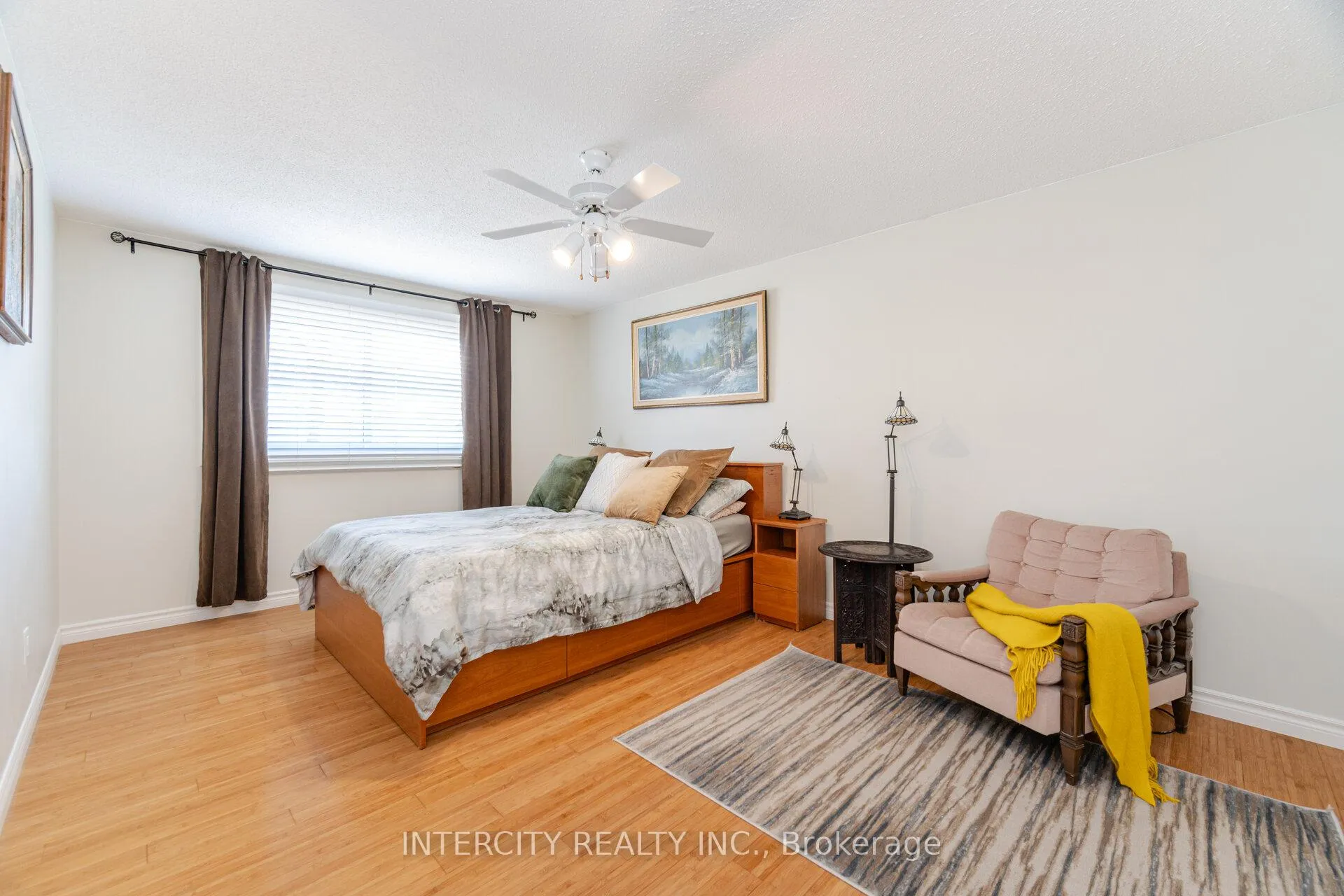 Photo 24 of 35 Lower Canada Crescent, Kitchener — HOMEH