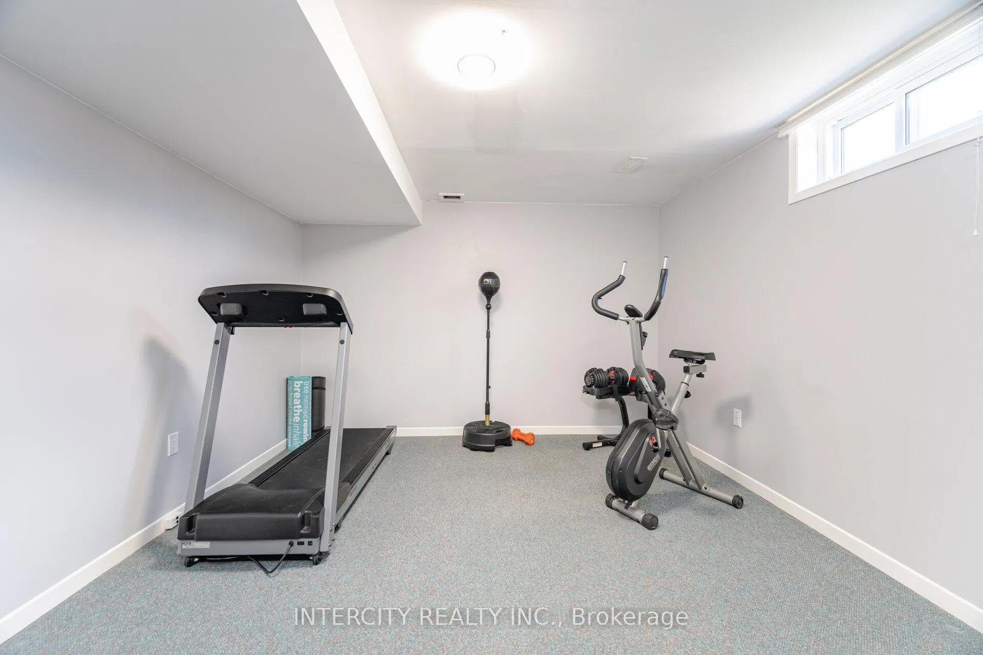 Photo 38 of 35 Lower Canada Crescent, Kitchener — HOMEH
