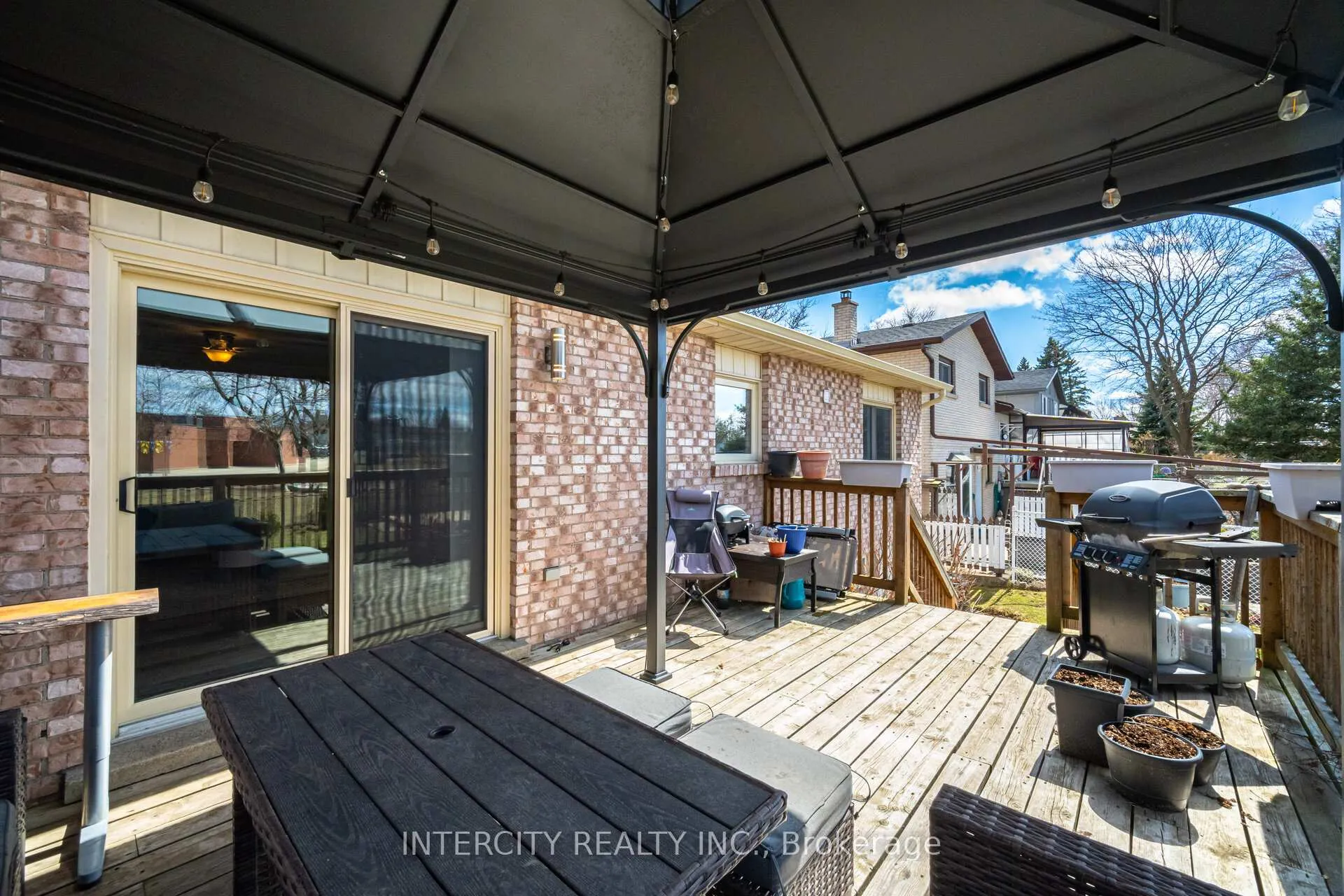 Photo 43 of 35 Lower Canada Crescent, Kitchener — HOMEH