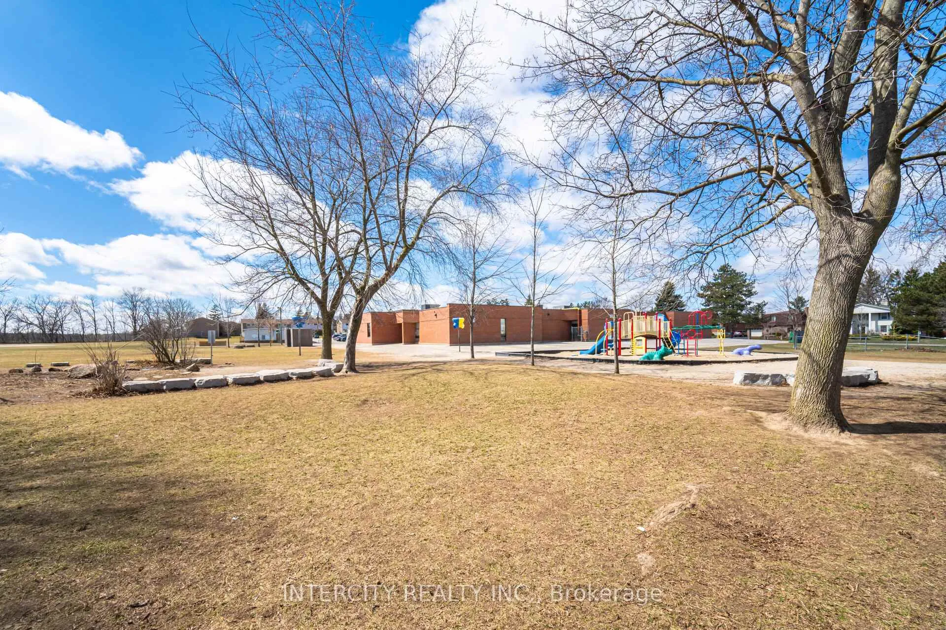Photo 49 of 35 Lower Canada Crescent, Kitchener — HOMEH