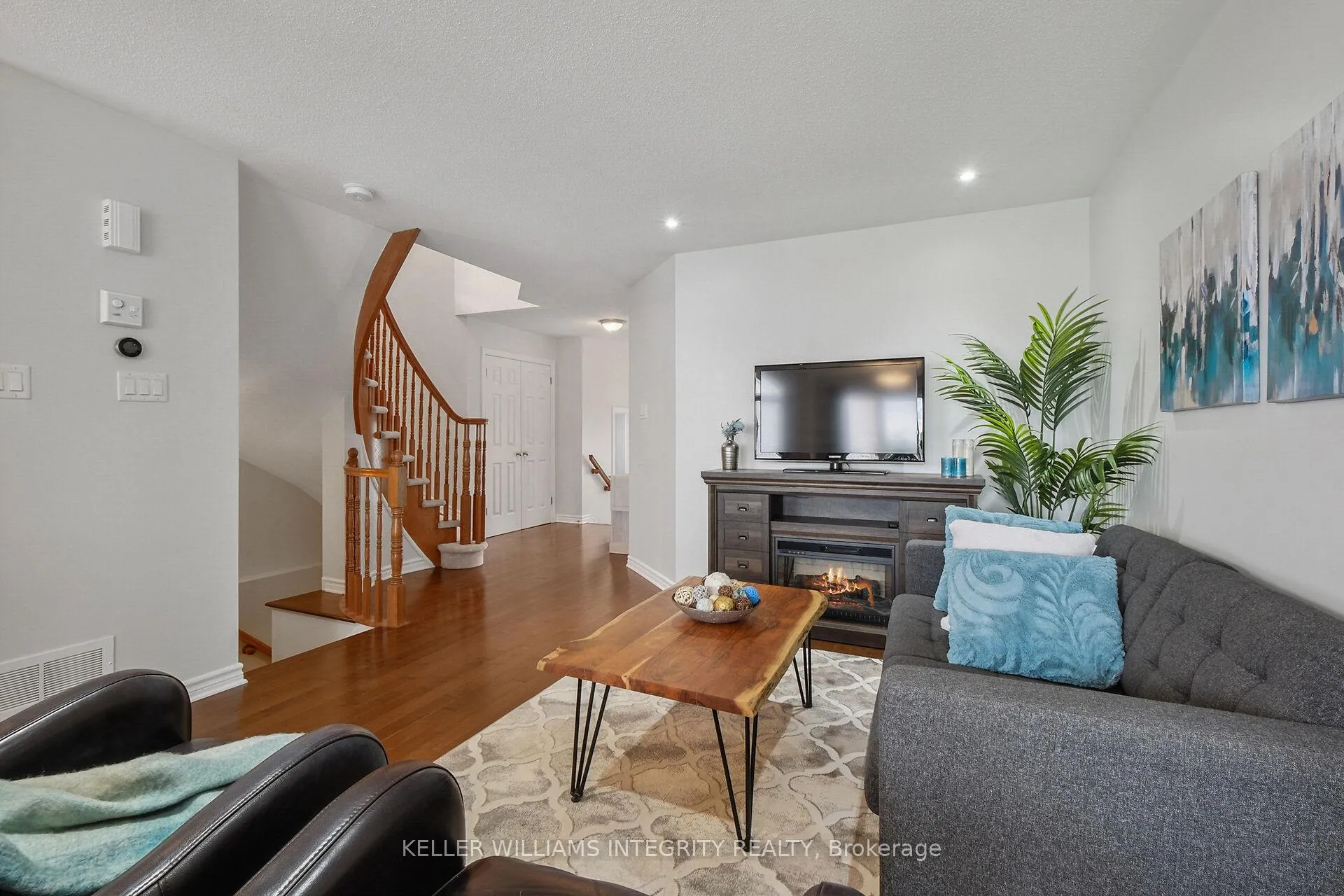 Photo 11 of 410 Sparkman Avenue, Ottawa, Avalon East — HOMEH