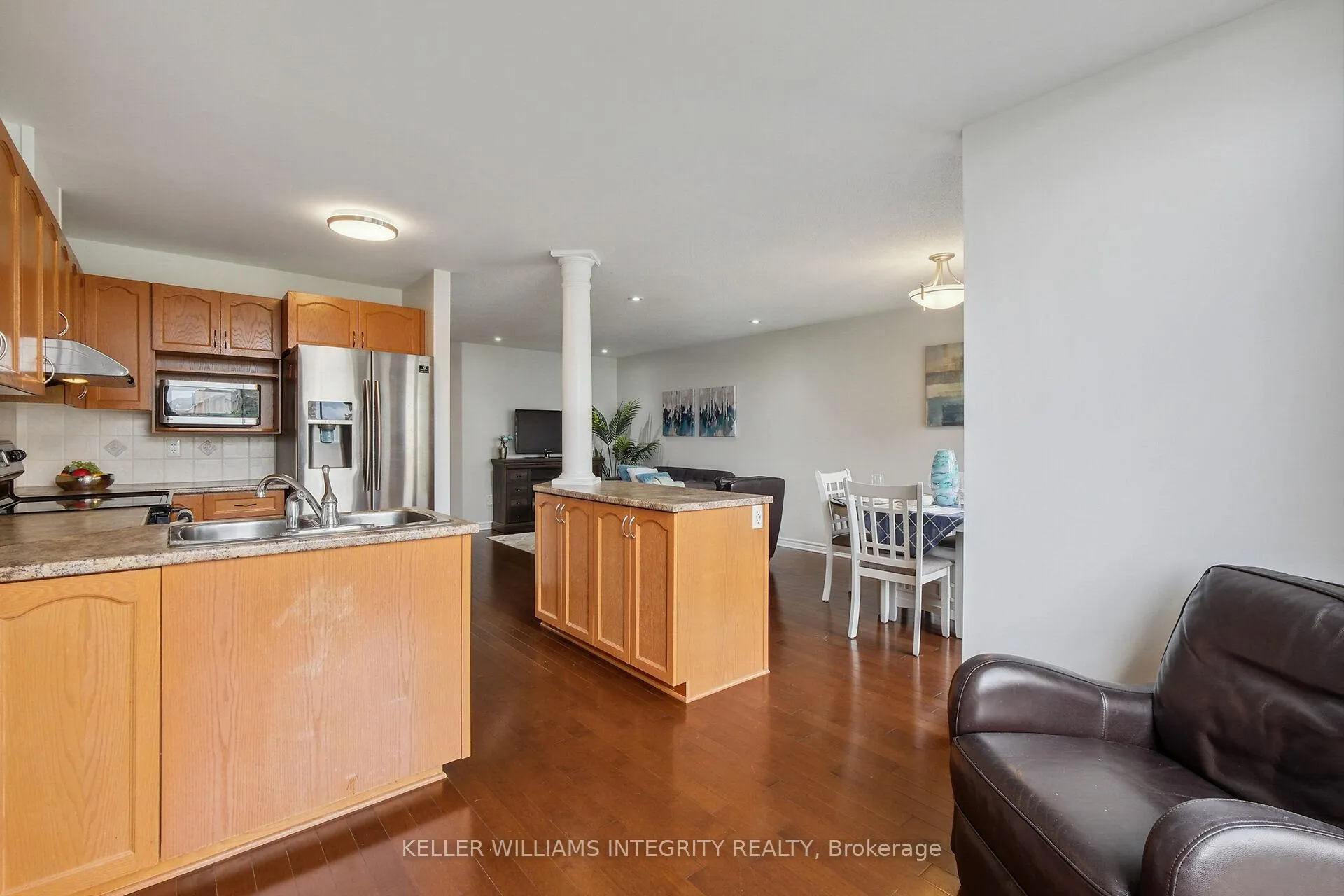 Photo 14 of 410 Sparkman Avenue, Ottawa, Avalon East — HOMEH
