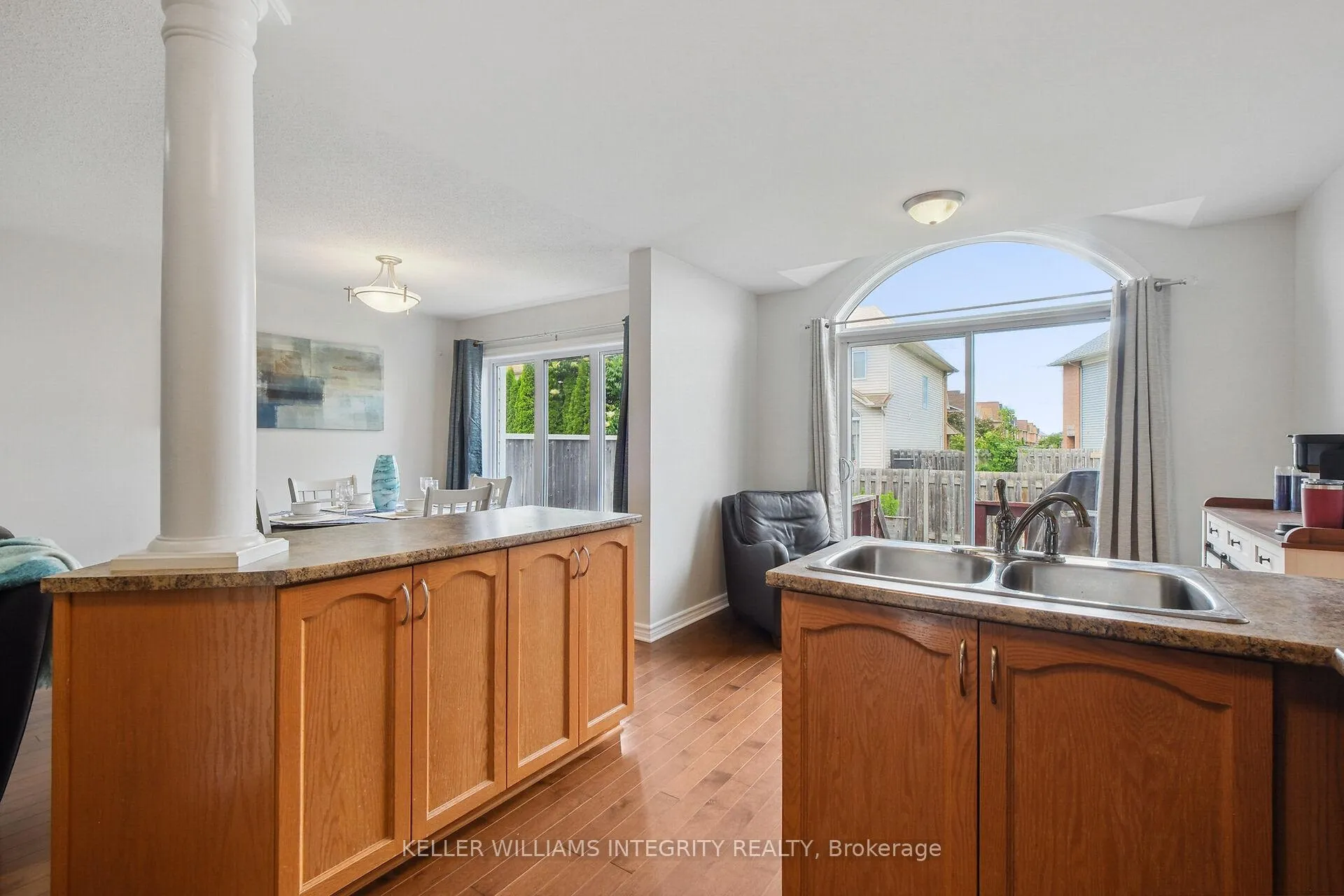 Photo 16 of 410 Sparkman Avenue, Ottawa, Avalon East — HOMEH