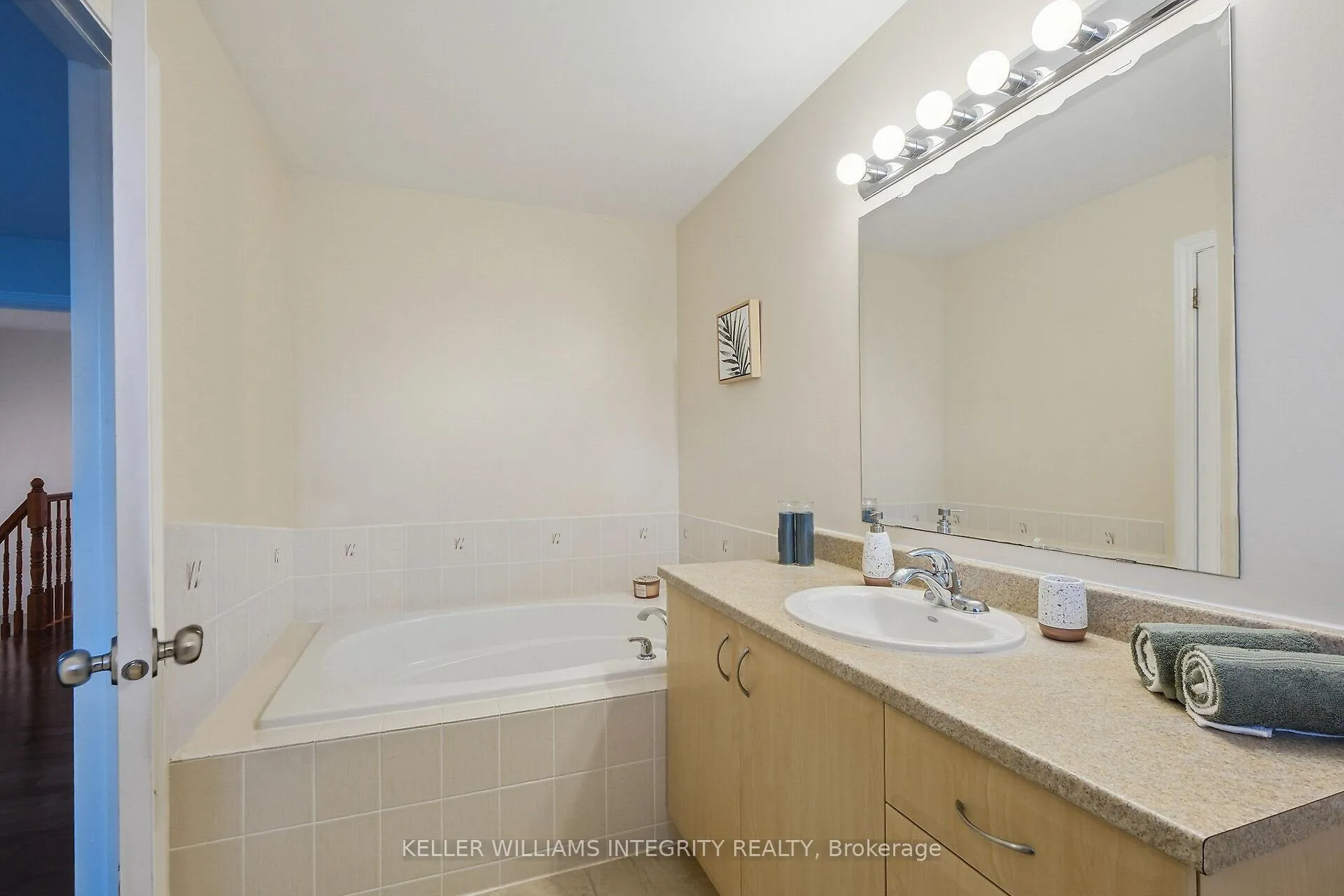 Photo 23 of 410 Sparkman Avenue, Ottawa, Avalon East — HOMEH