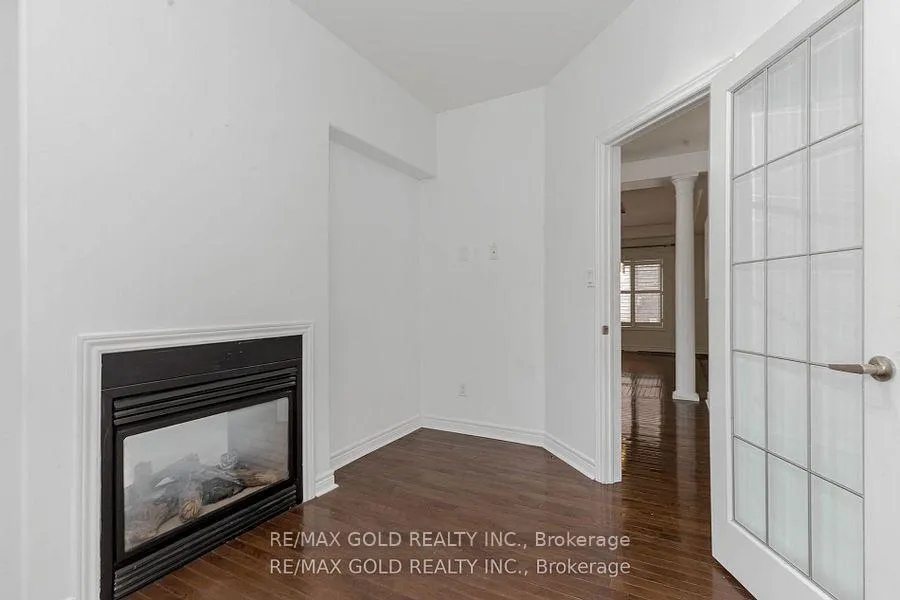 Photo 10 of 37 Delmonico Road, Brampton, Vales of Castlemore North — HOMEH