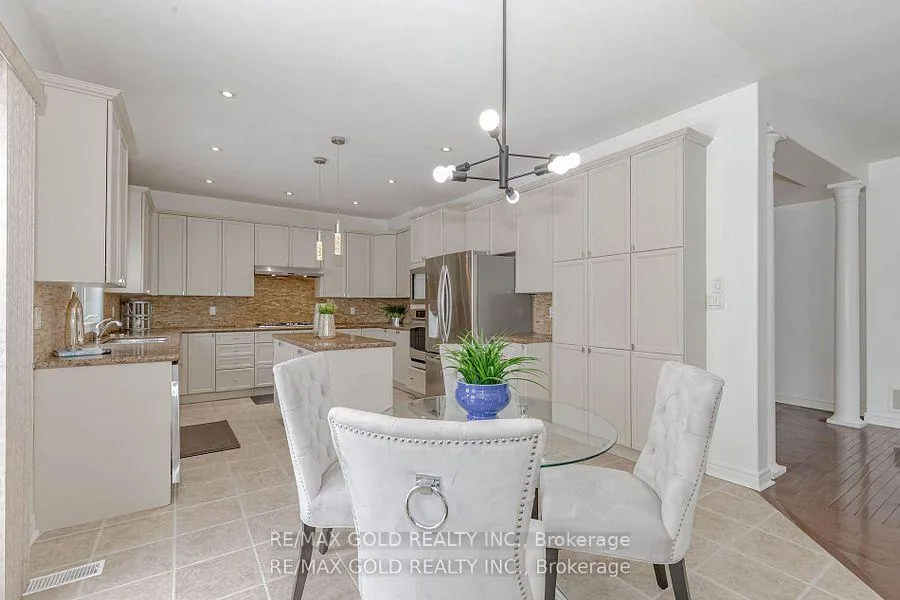 Photo 12 of 37 Delmonico Road, Brampton, Vales of Castlemore North — HOMEH