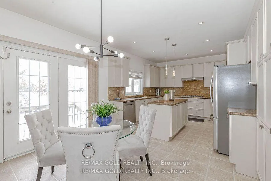 Photo 13 of 37 Delmonico Road, Brampton, Vales of Castlemore North — HOMEH