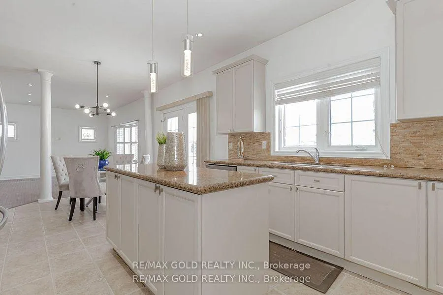 Photo 17 of 37 Delmonico Road, Brampton, Vales of Castlemore North — HOMEH