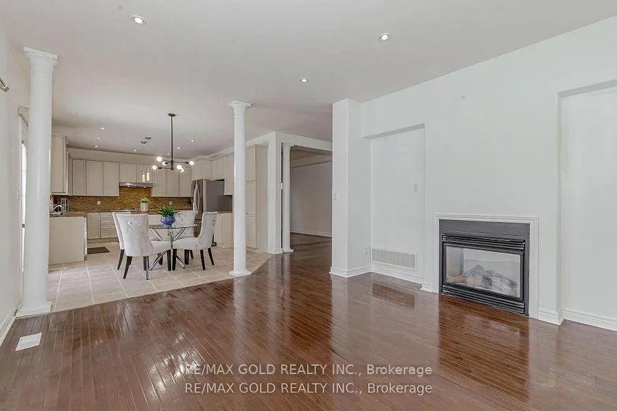Photo 19 of 37 Delmonico Road, Brampton, Vales of Castlemore North — HOMEH