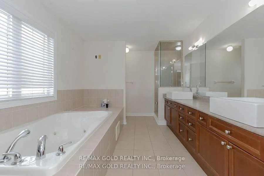 Photo 25 of 37 Delmonico Road, Brampton, Vales of Castlemore North — HOMEH