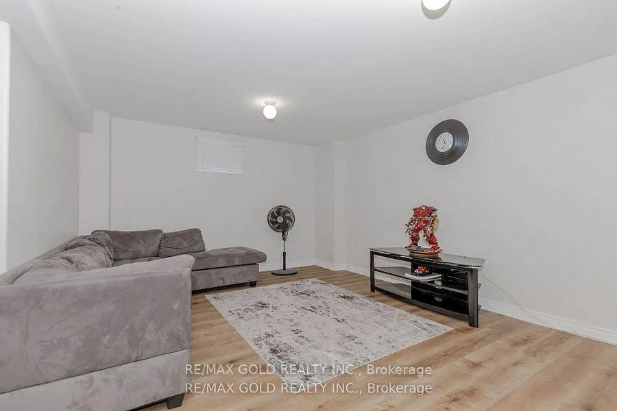 Photo 34 of 37 Delmonico Road, Brampton, Vales of Castlemore North — HOMEH