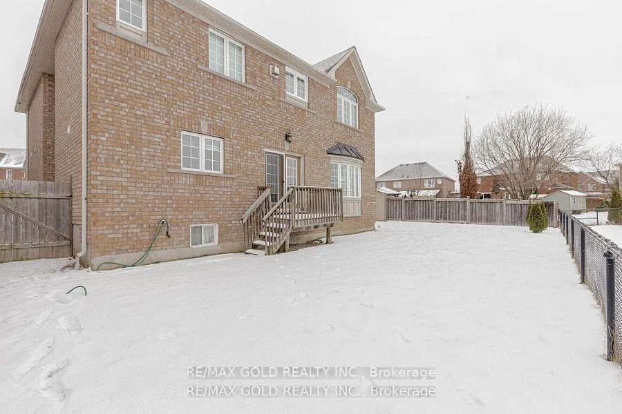 Photo 38 of 37 Delmonico Road, Brampton, Vales of Castlemore North — HOMEH