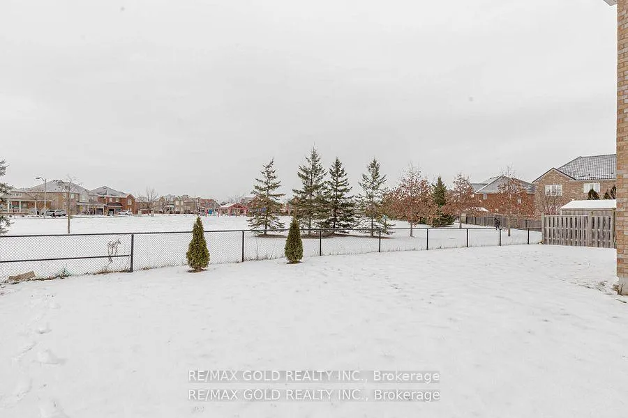 Photo 40 of 37 Delmonico Road, Brampton, Vales of Castlemore North — HOMEH