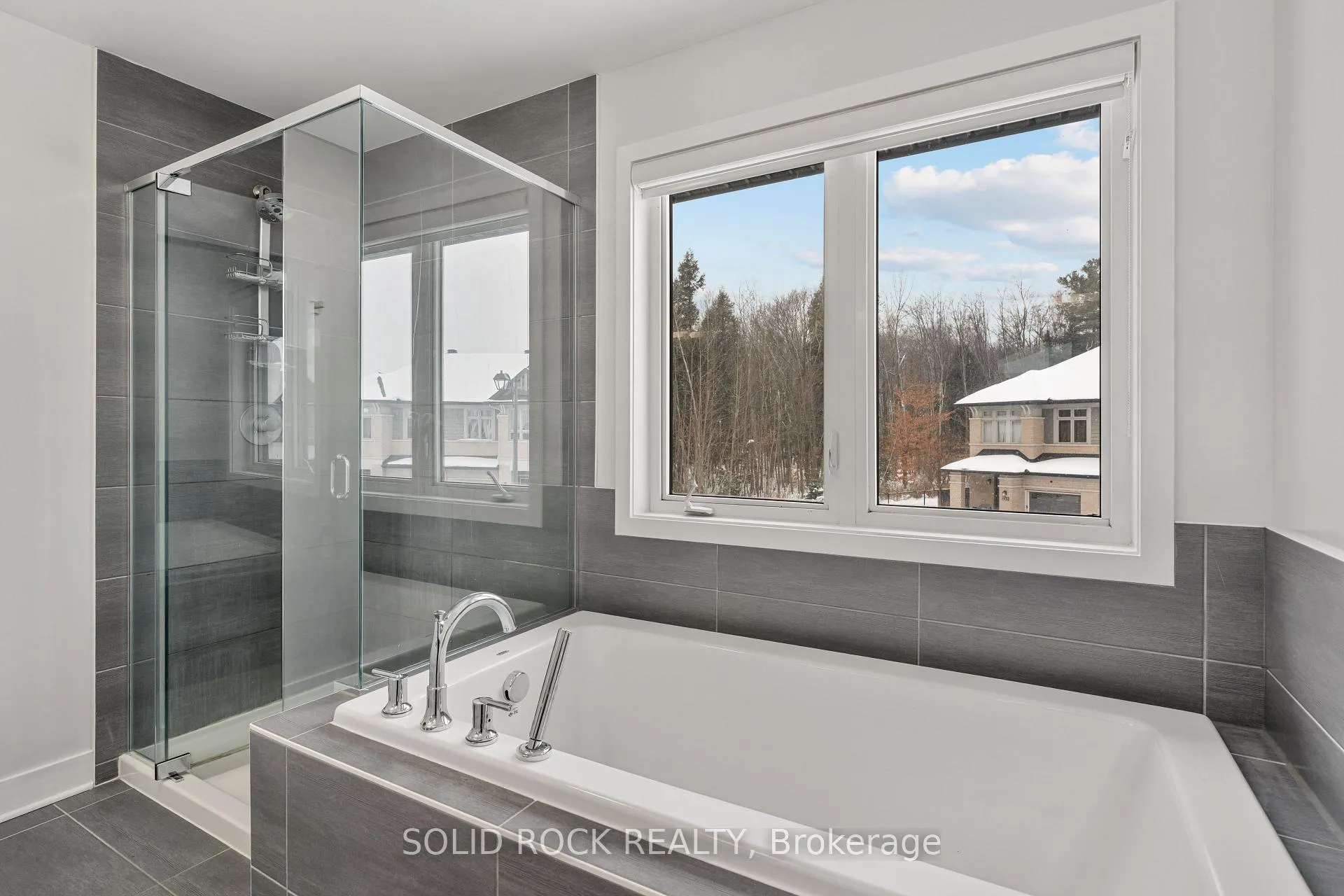 Photo 25 of 242 Shinleaf Crescent, Ottawa, Mer Bleue/Bradley Estates/Anderson Park — HOMEH