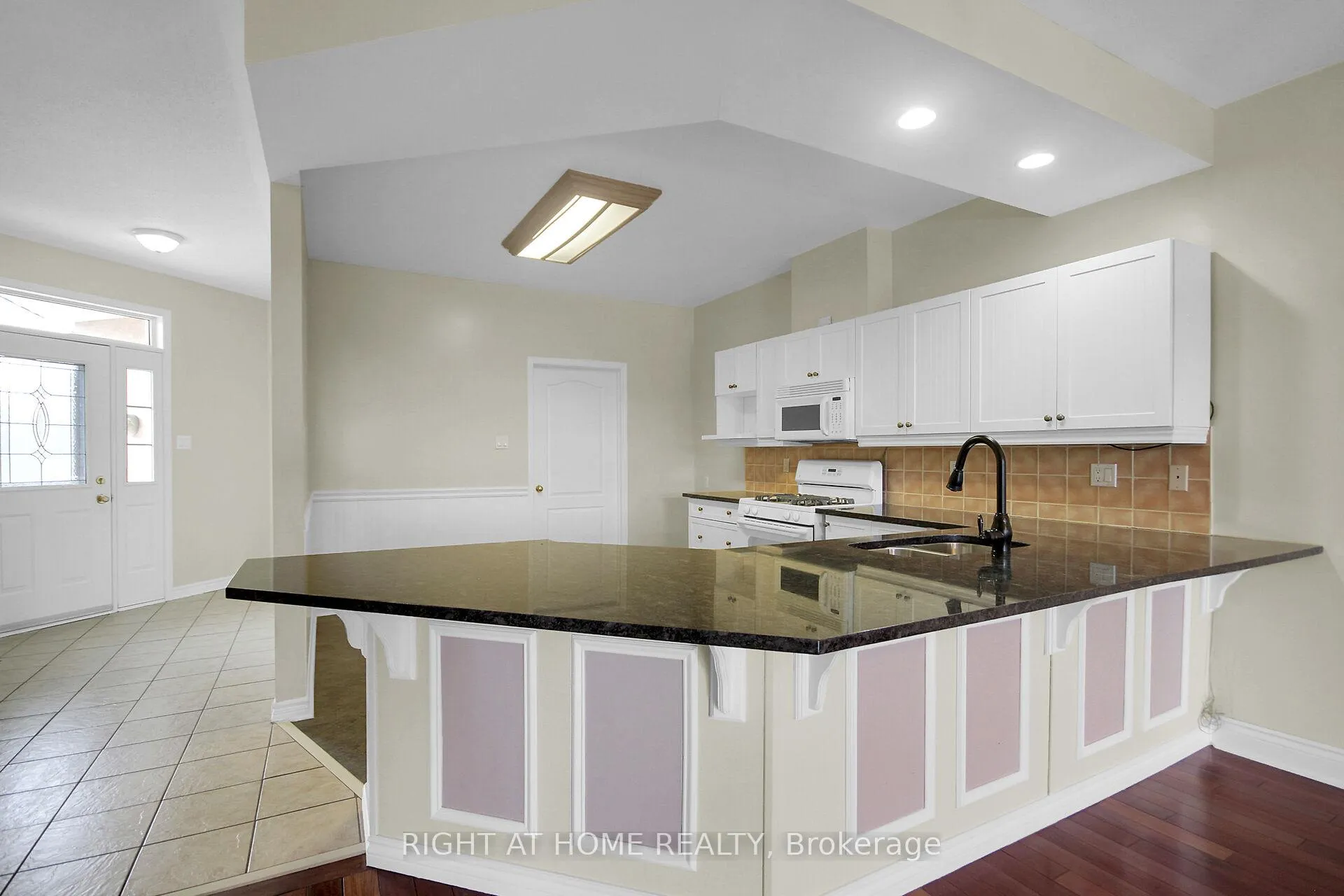 Photo 13 of 1 Eileen Crescent, Ottawa, Stittsville (Central) — HOMEH