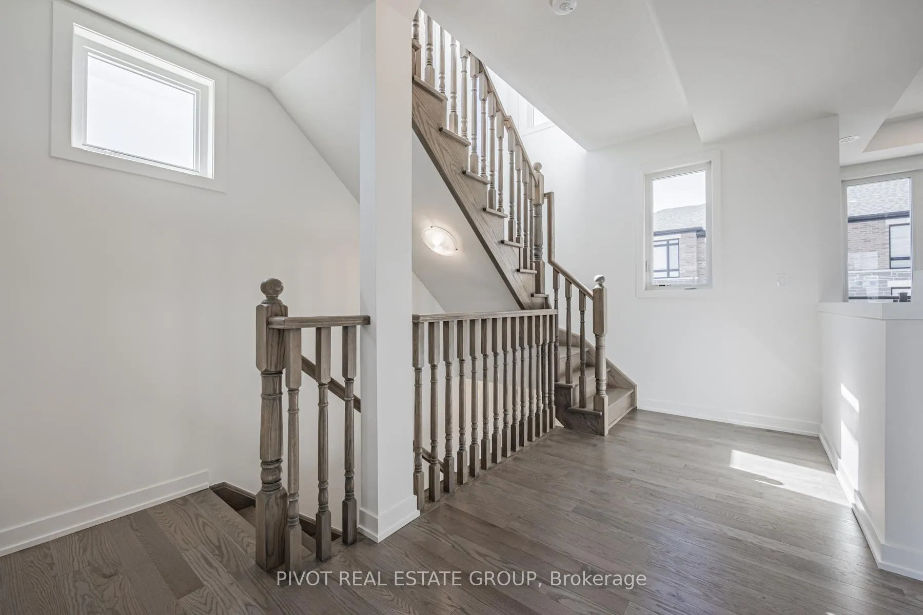 Photo 4 of 1465 Grand Prairie Path, Oshawa, Taunton — HOMEH