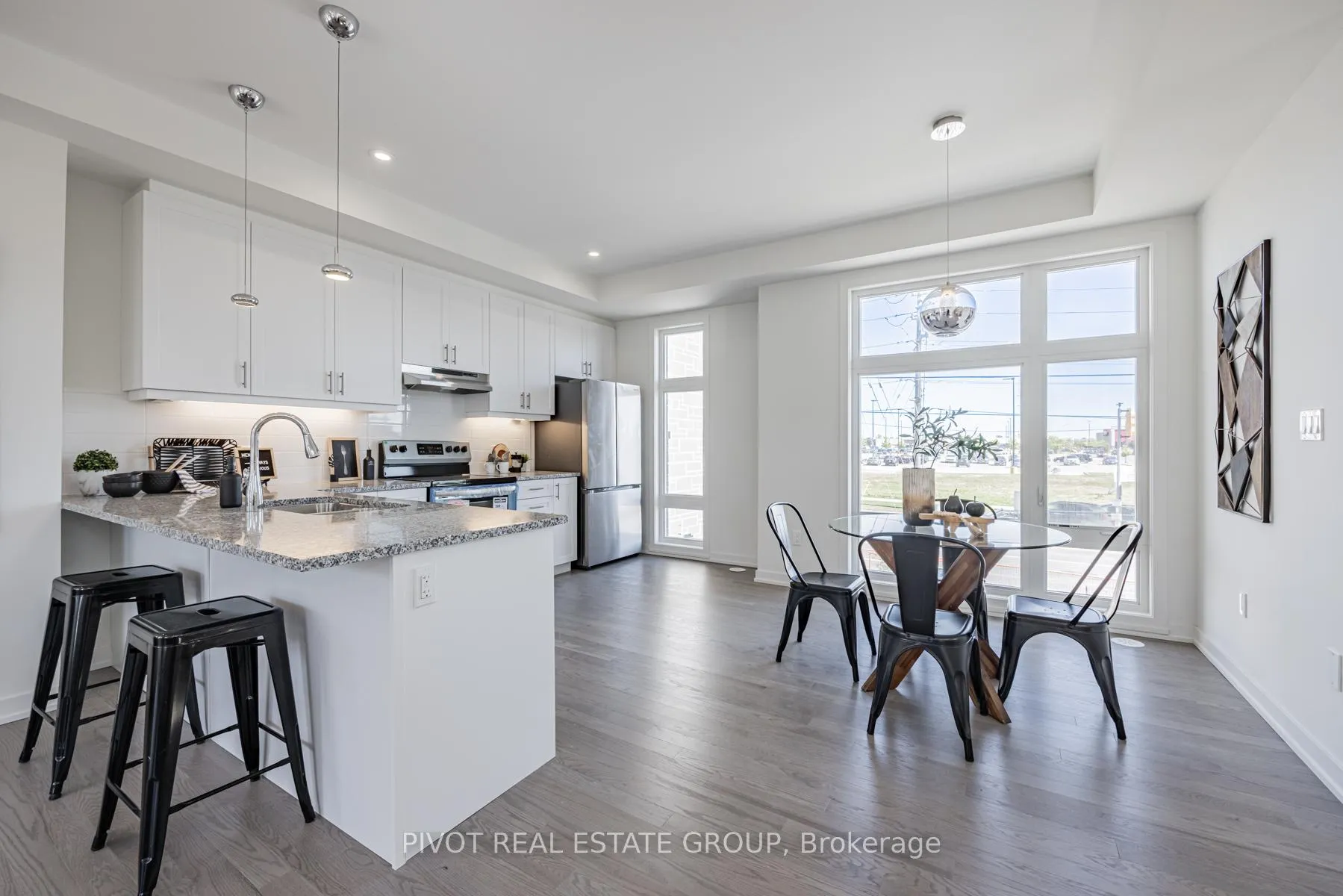Photo 5 of 1465 Grand Prairie Path, Oshawa, Taunton — HOMEH