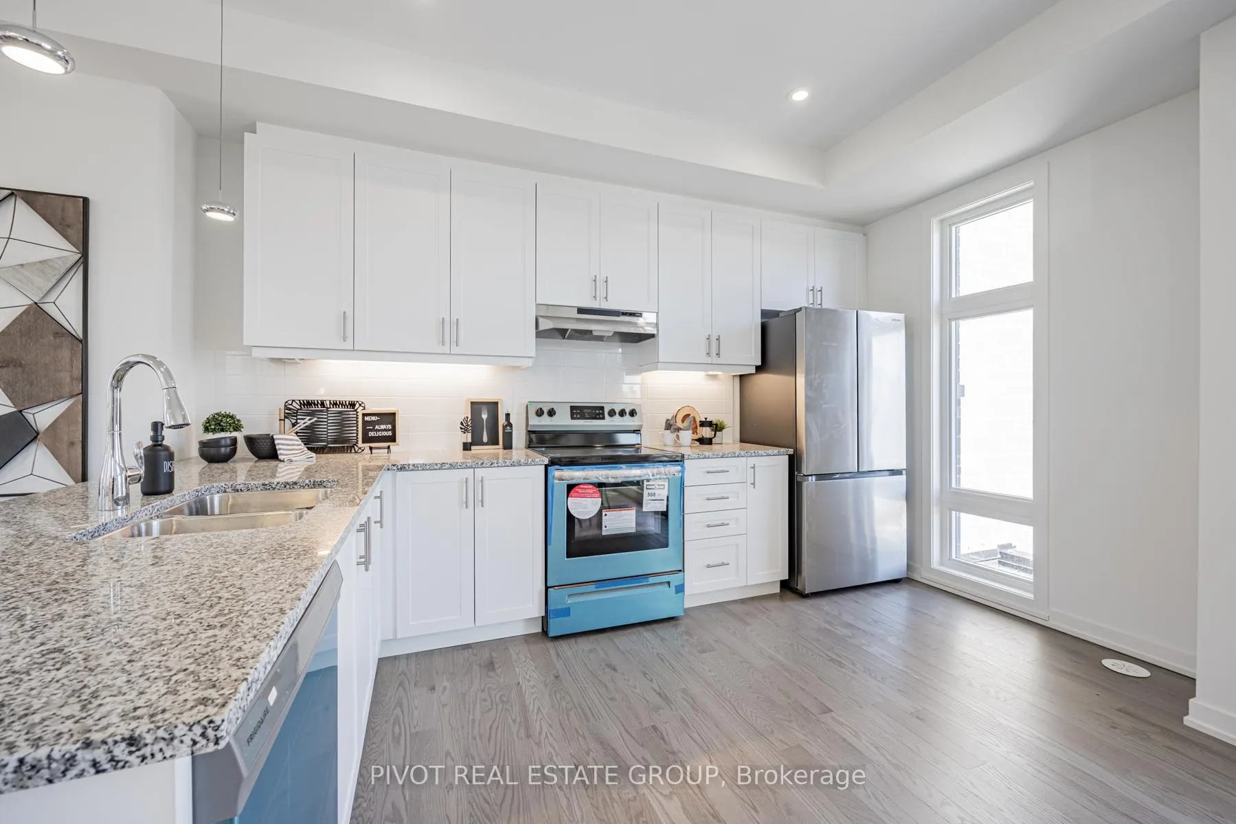 Photo 9 of 1465 Grand Prairie Path, Oshawa, Taunton — HOMEH