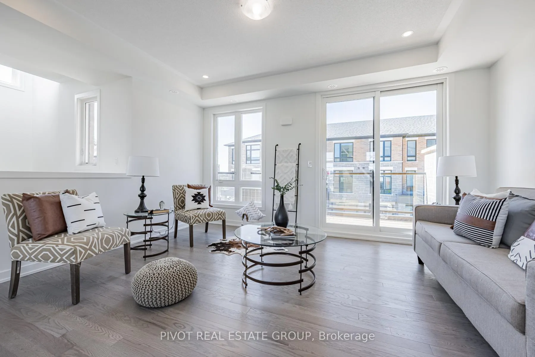 Photo 13 of 1465 Grand Prairie Path, Oshawa, Taunton — HOMEH