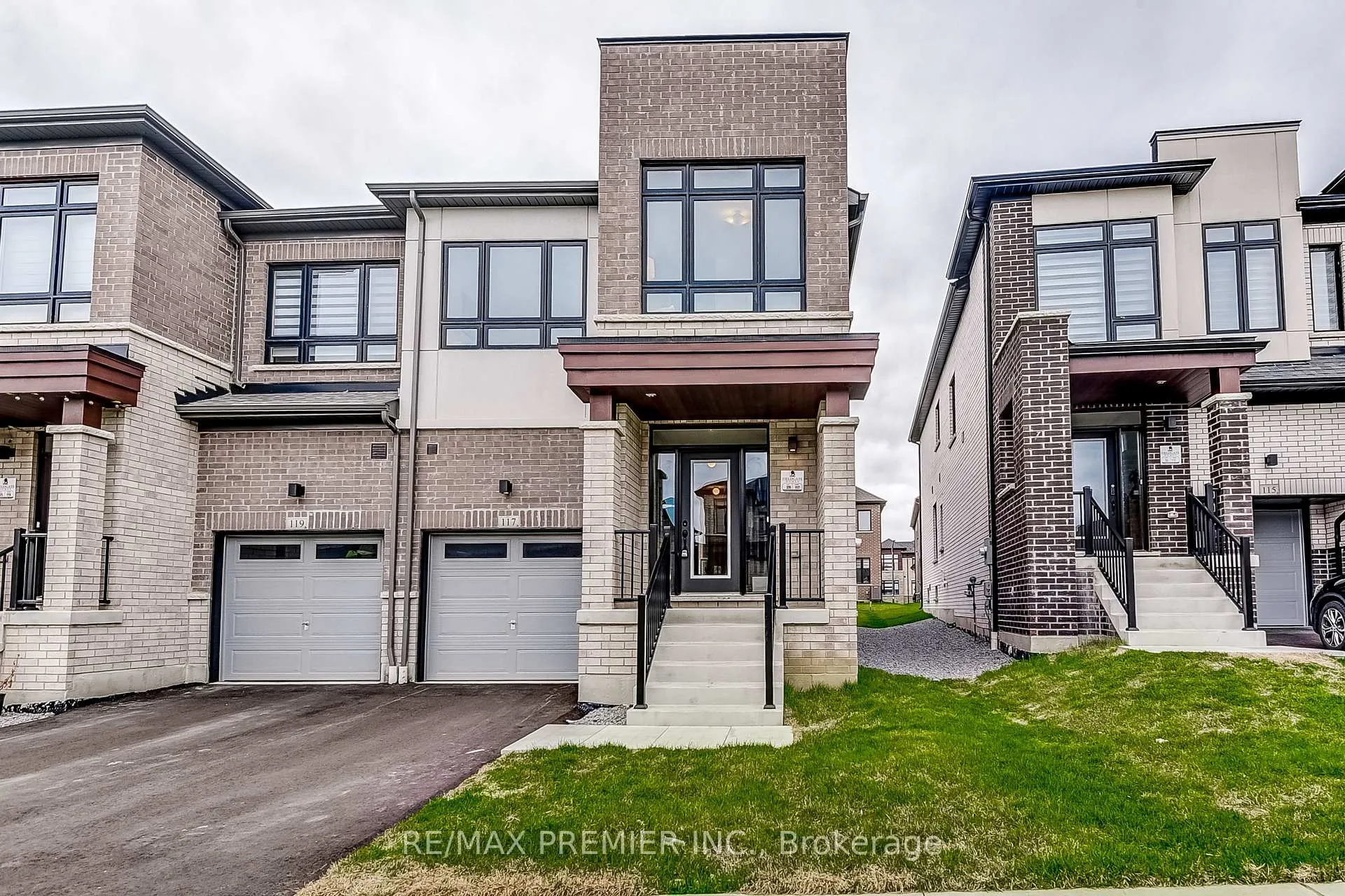 Photo 1 of 117 Armilia Place, Whitby, Rural Whitby — HOMEH