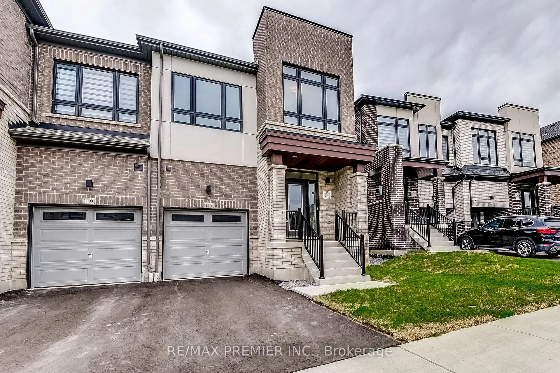 Photo 2 of 117 Armilia Place, Whitby, Rural Whitby — HOMEH