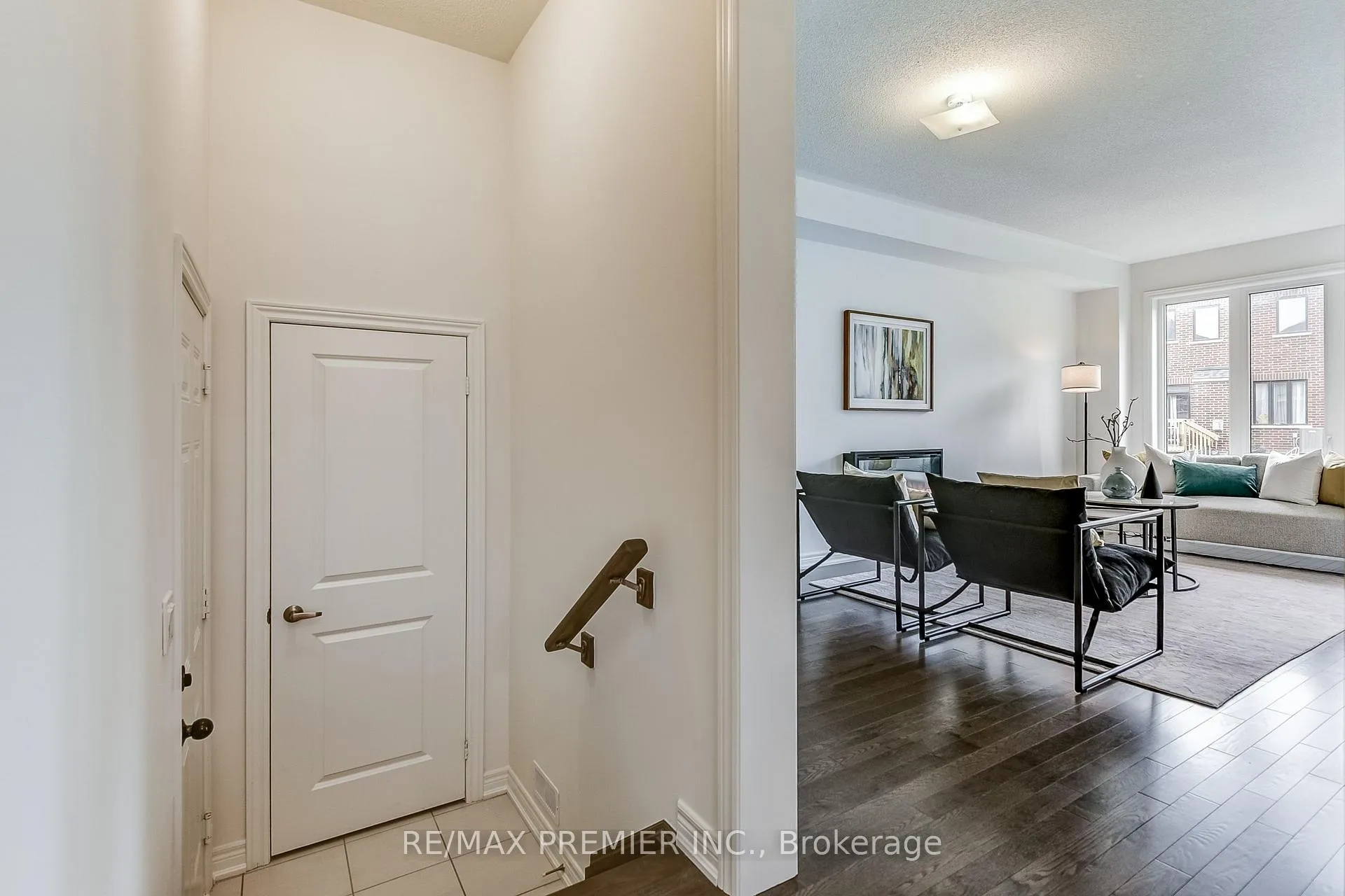 Photo 9 of 117 Armilia Place, Whitby, Rural Whitby — HOMEH