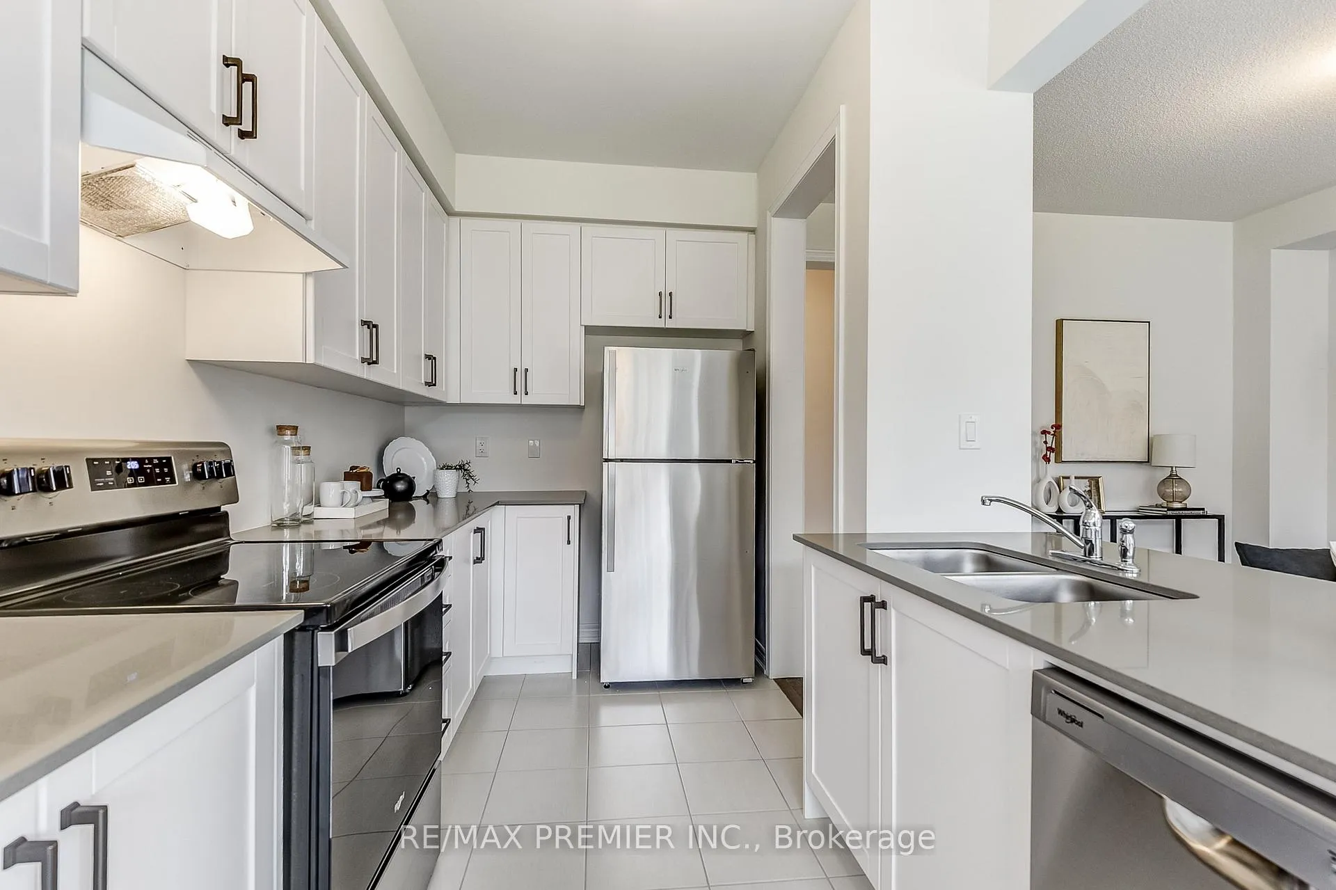 Photo 13 of 117 Armilia Place, Whitby, Rural Whitby — HOMEH