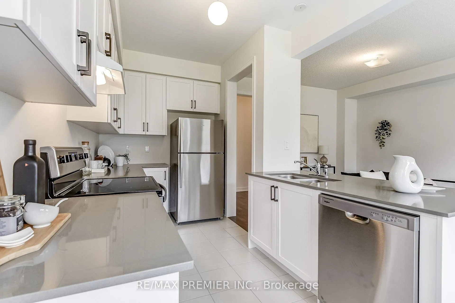 Photo 14 of 117 Armilia Place, Whitby, Rural Whitby — HOMEH