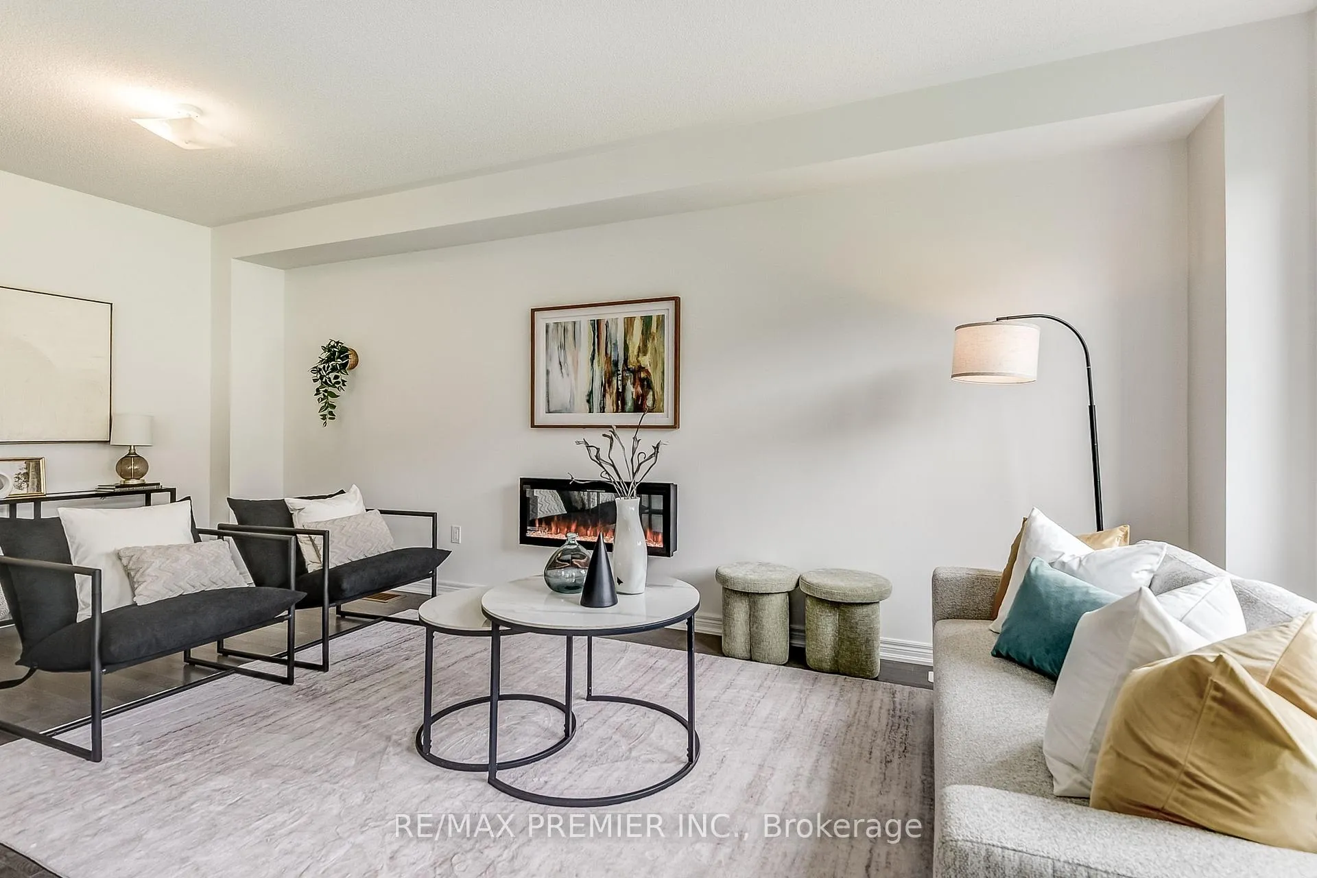 Photo 16 of 117 Armilia Place, Whitby, Rural Whitby — HOMEH