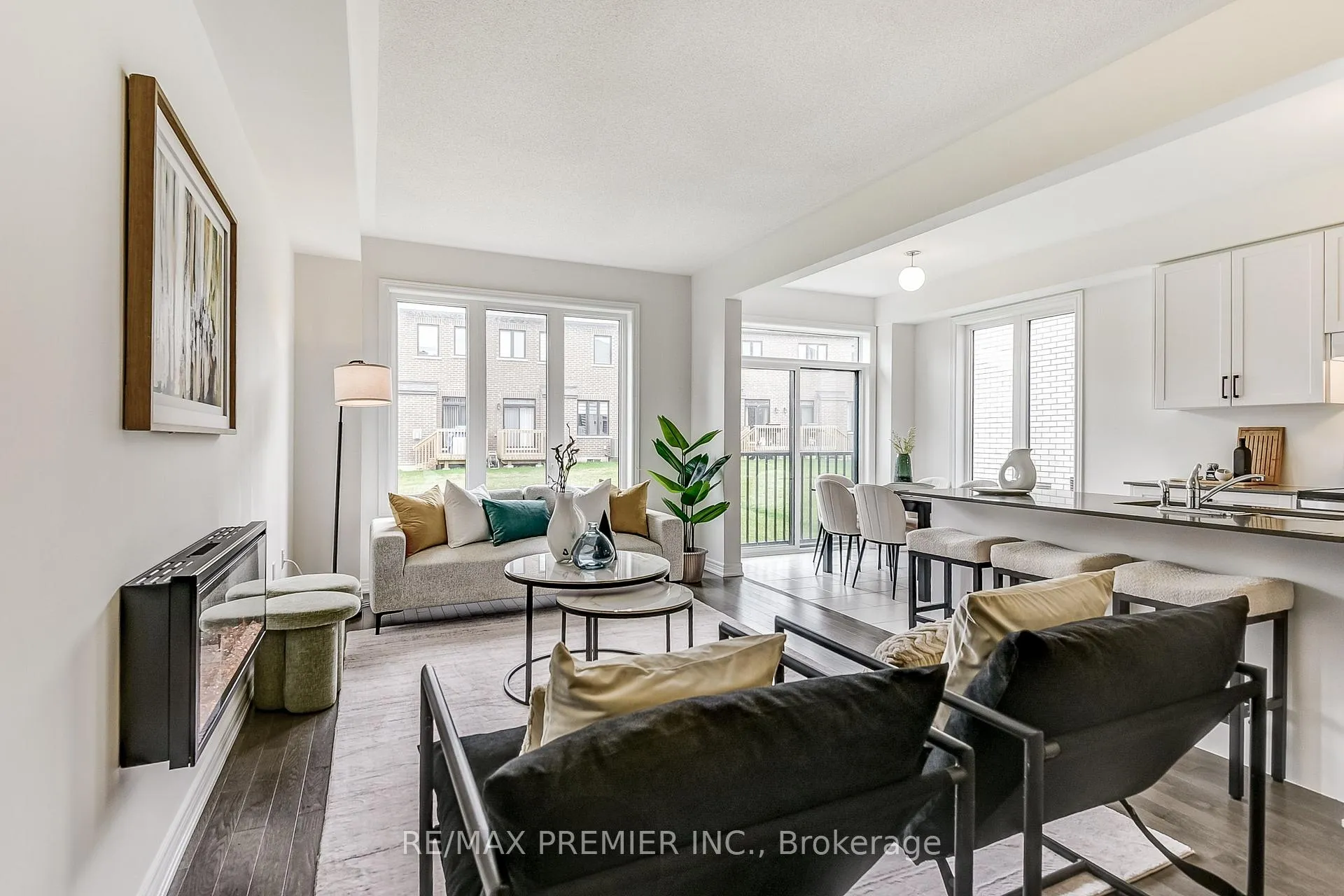 Photo 17 of 117 Armilia Place, Whitby, Rural Whitby — HOMEH