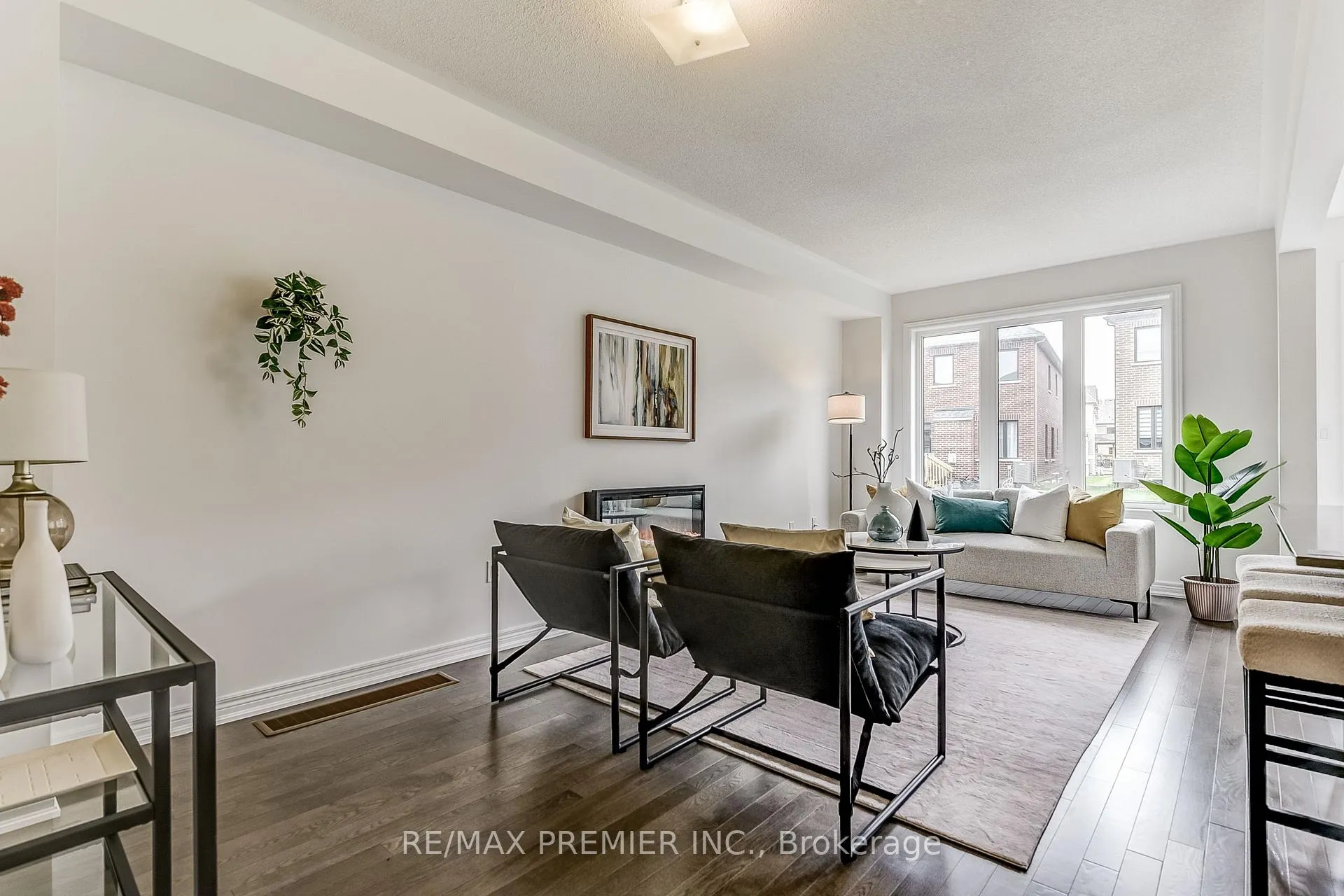 Photo 18 of 117 Armilia Place, Whitby, Rural Whitby — HOMEH