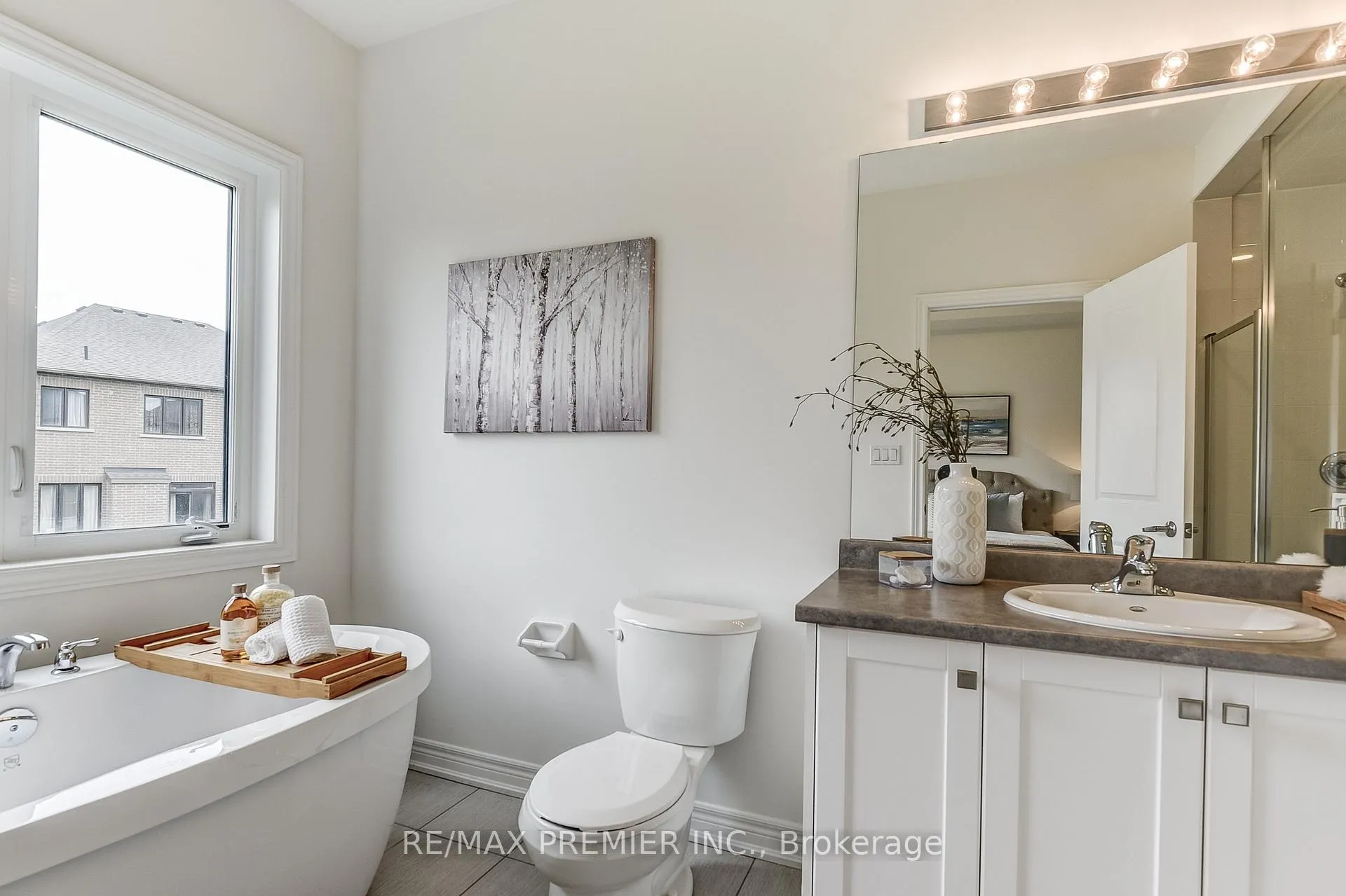 Photo 23 of 117 Armilia Place, Whitby, Rural Whitby — HOMEH