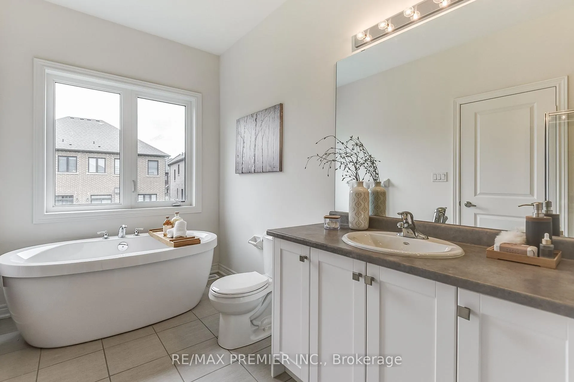Photo 24 of 117 Armilia Place, Whitby, Rural Whitby — HOMEH