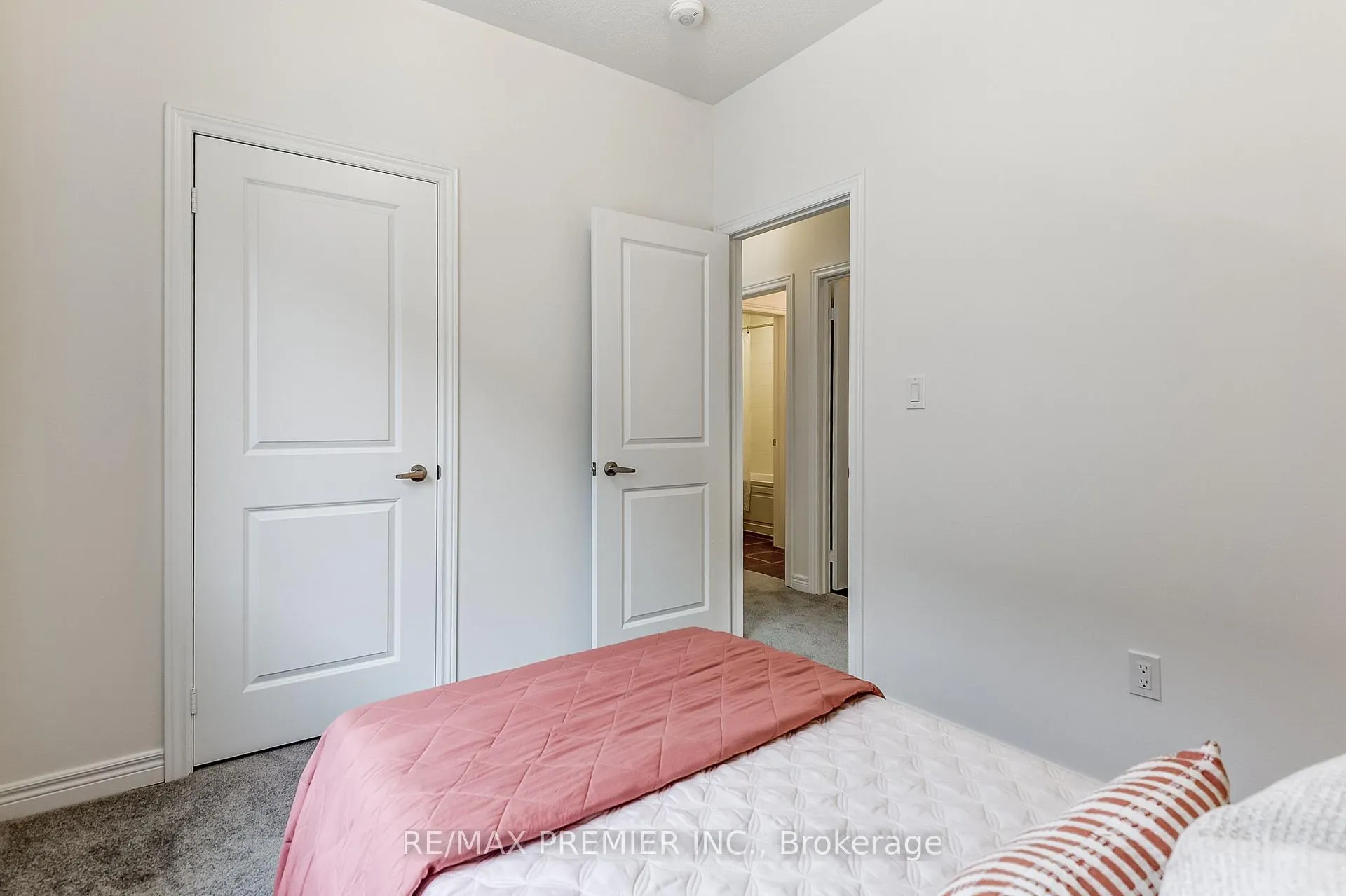 Photo 27 of 117 Armilia Place, Whitby, Rural Whitby — HOMEH