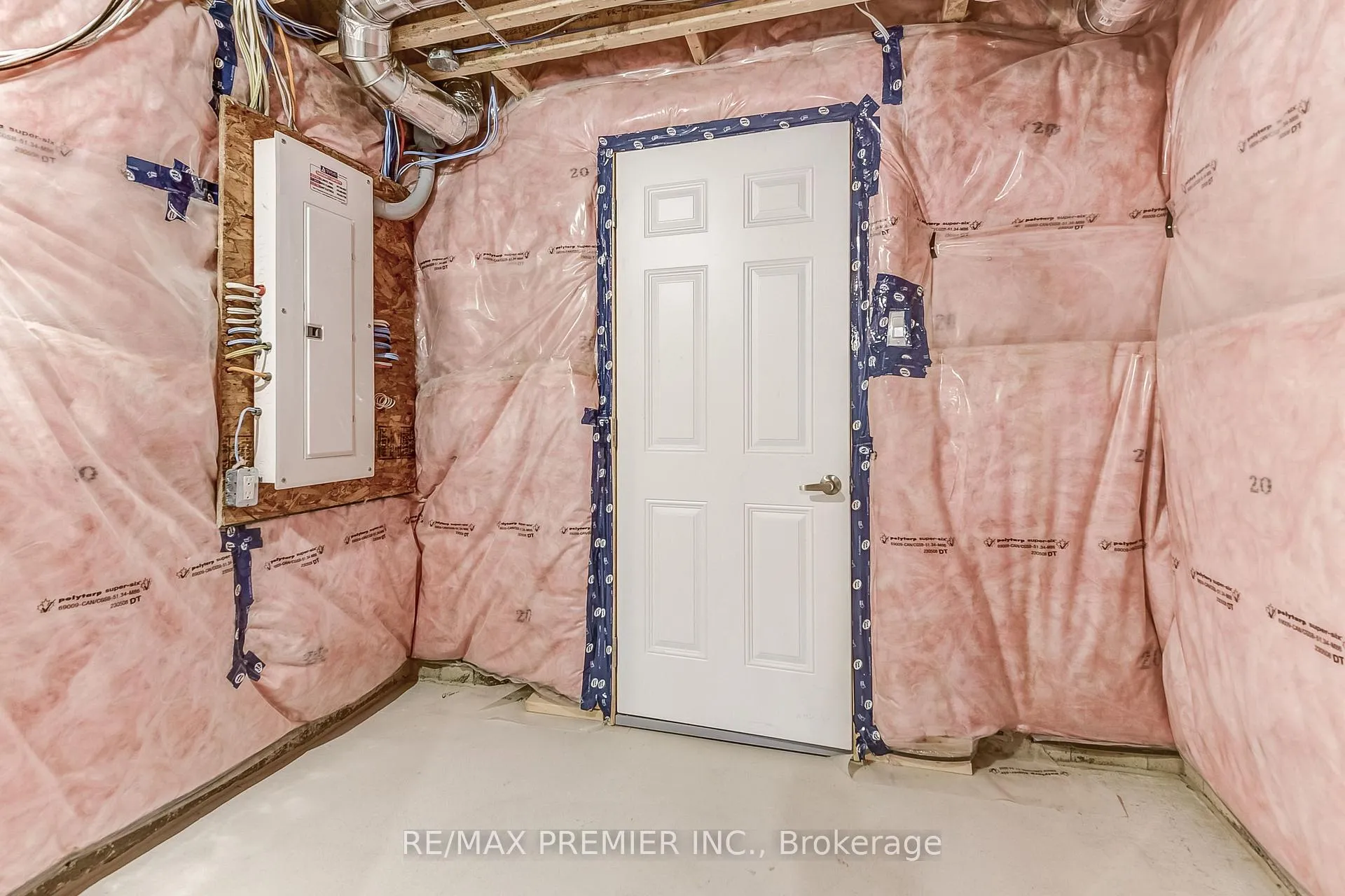 Photo 33 of 117 Armilia Place, Whitby, Rural Whitby — HOMEH