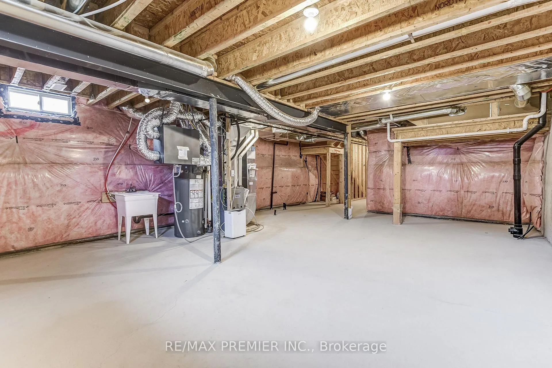 Photo 35 of 117 Armilia Place, Whitby, Rural Whitby — HOMEH