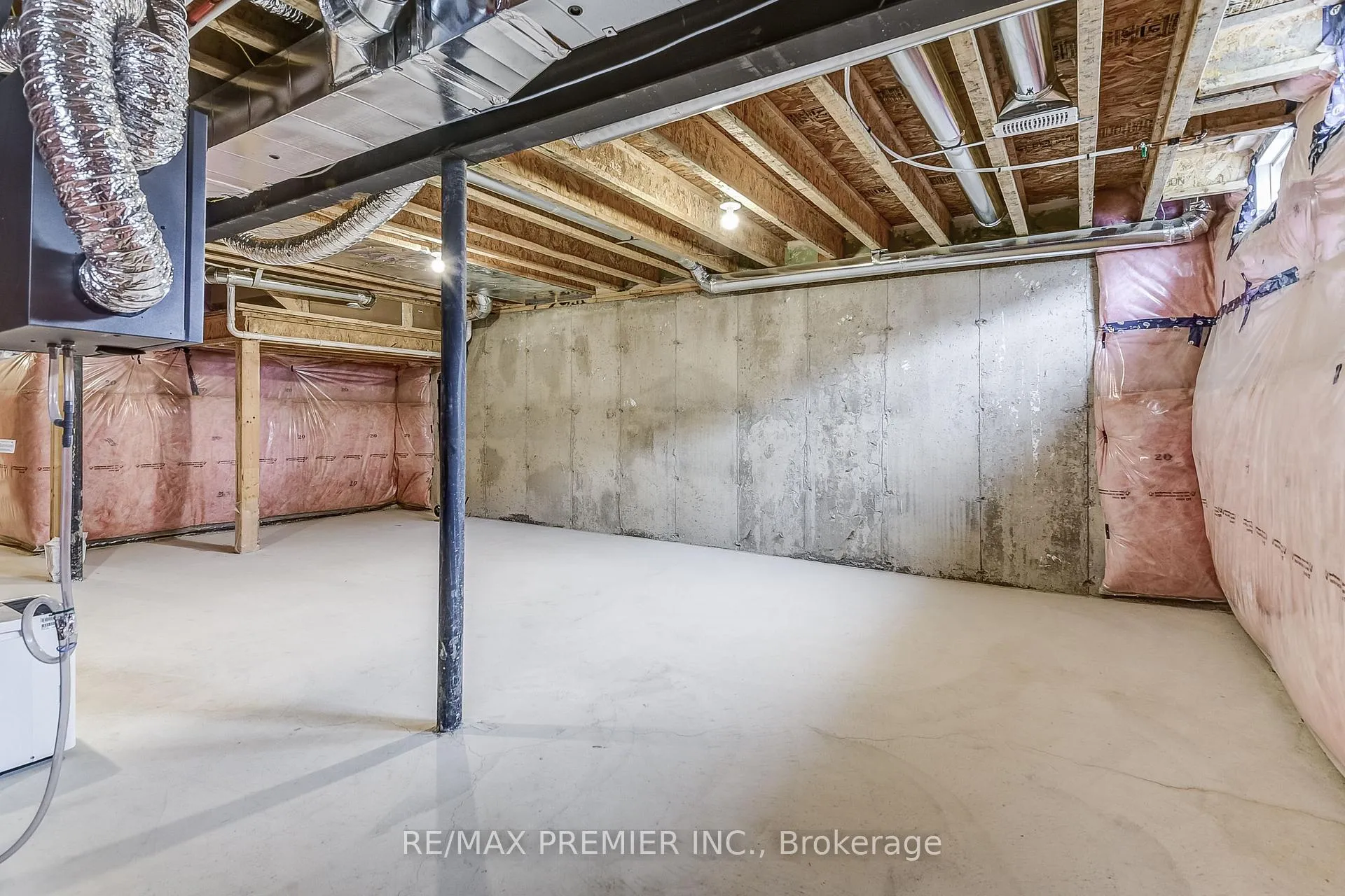 Photo 36 of 117 Armilia Place, Whitby, Rural Whitby — HOMEH