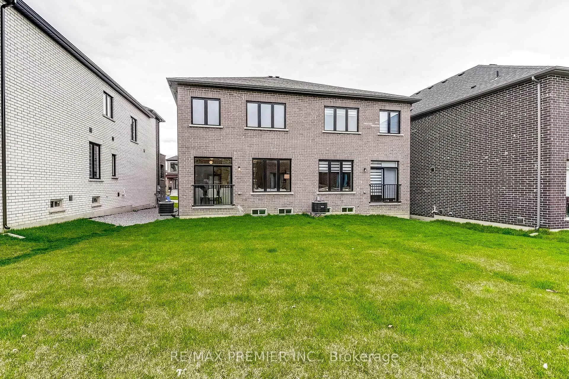 Photo 38 of 117 Armilia Place, Whitby, Rural Whitby — HOMEH