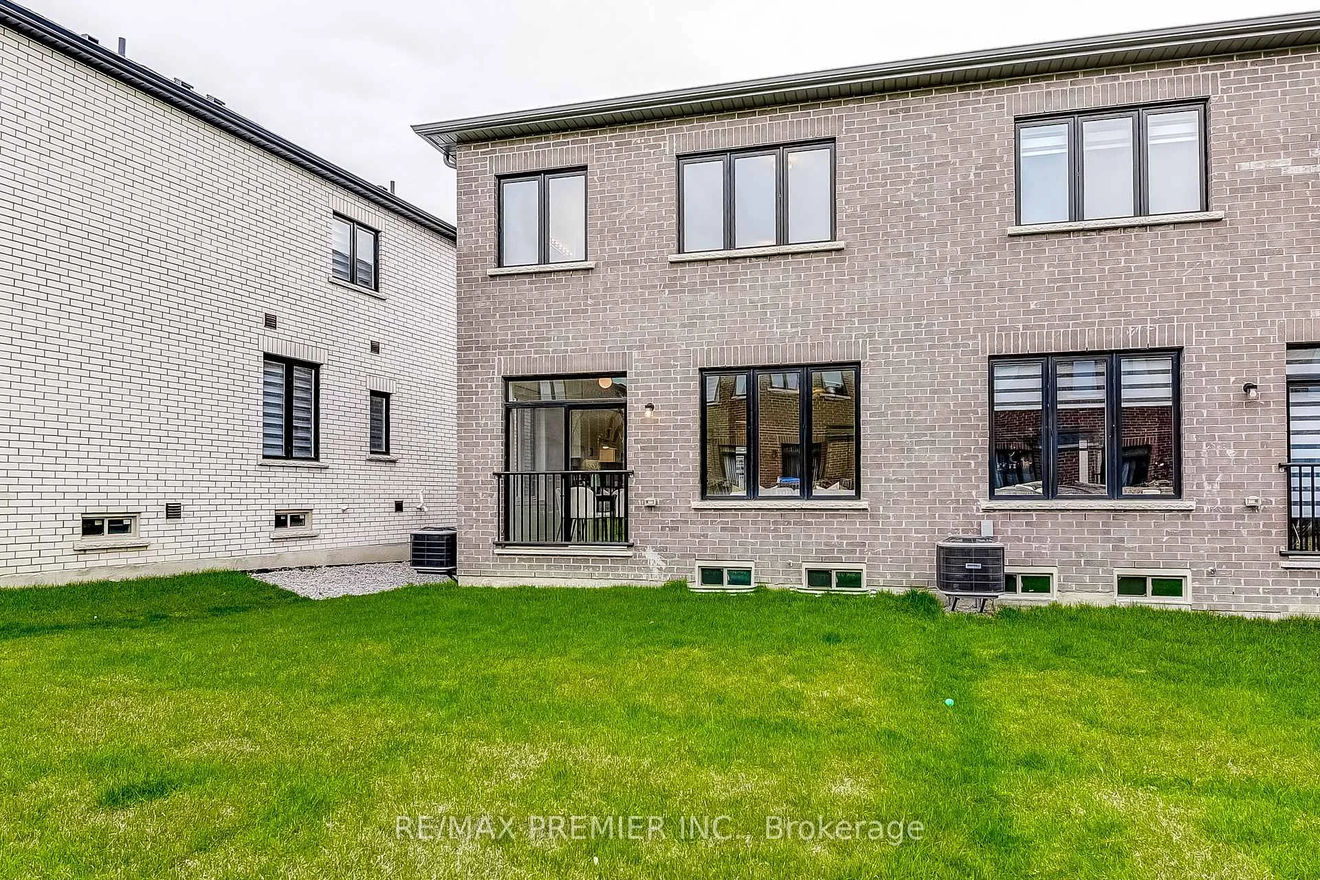 Photo 39 of 117 Armilia Place, Whitby, Rural Whitby — HOMEH
