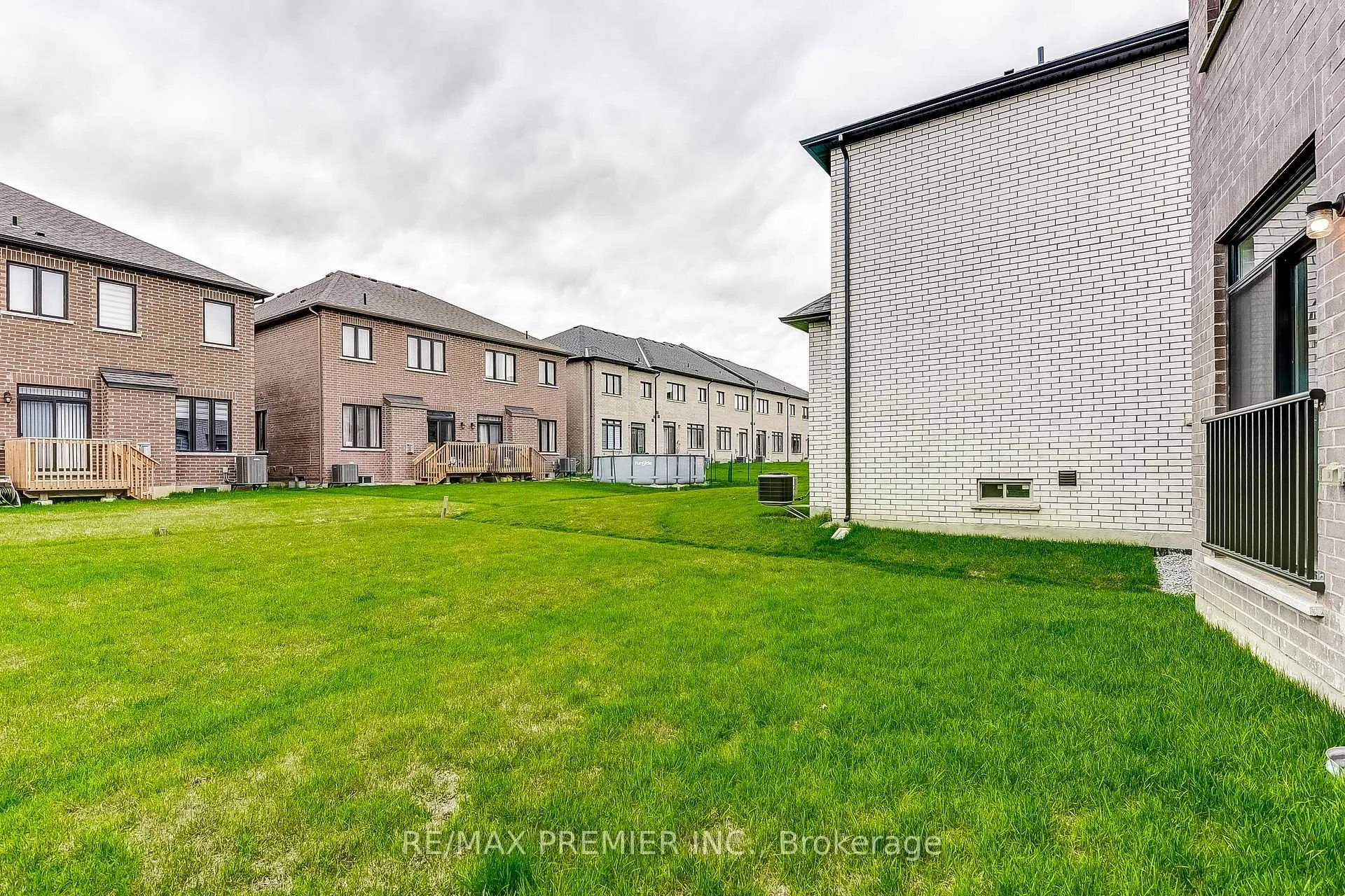 Photo 40 of 117 Armilia Place, Whitby, Rural Whitby — HOMEH