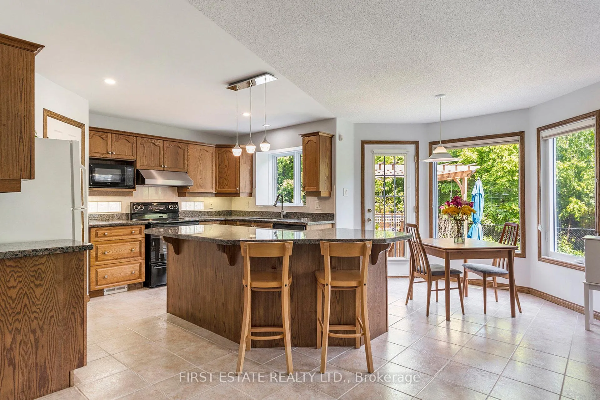 Photo 10 of 3798 Marble Canyon Crescent, Ottawa, Riverside South/Gloucester Glen — HOMEH
