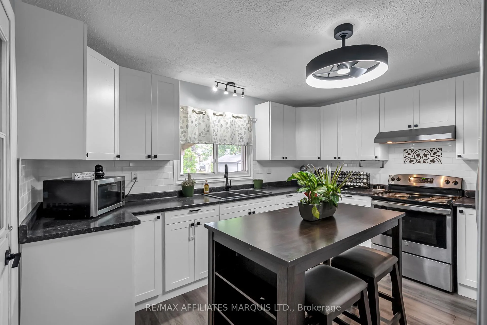 Photo 4 of 1102 Larin Avenue, Cornwall — HOMEH